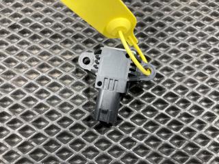 датчик удара Jaguar F-Type 1 поколение [рестайлинг] 2017, 3.0 л., AJ 126, бензин, АКПП, купе, CK52-14C676-AA, LR028860, LR043878, C2Z25486