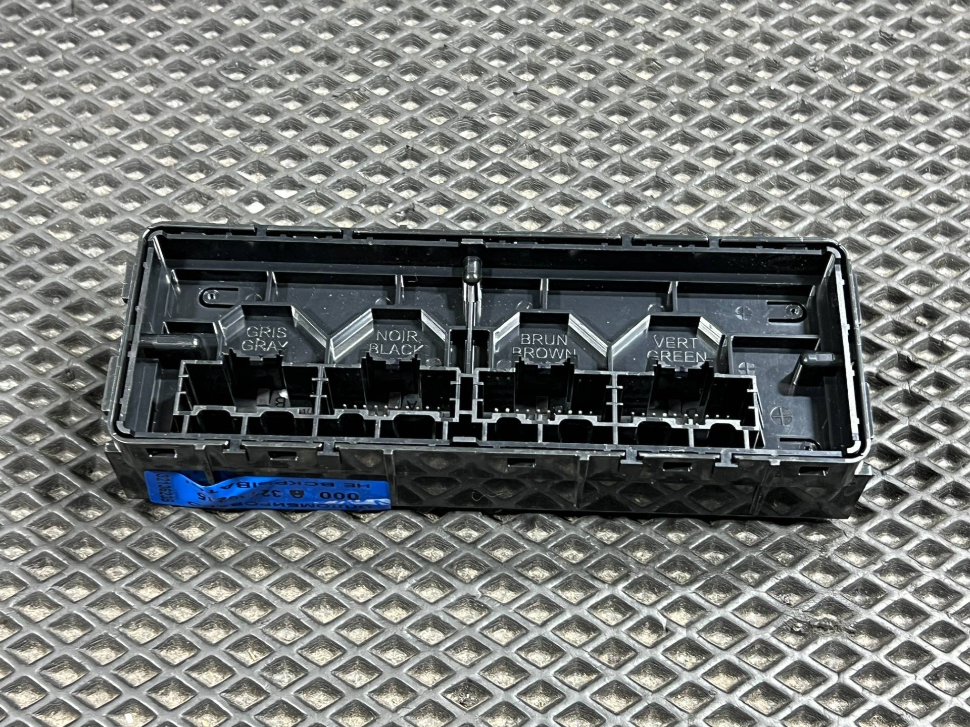 Блок управления печки/климат-контроля Buick Envista 2024 OEM 85137499, 84692581