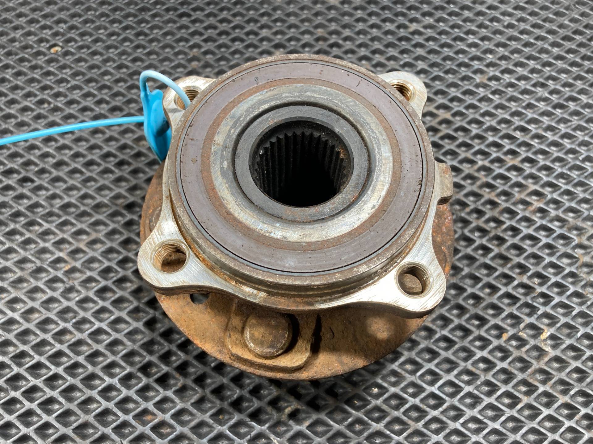 ступица передняя Jaguar XE X760 2016 OEM GX732C300BB, T2H36089, T2H40590, T2H46521, T2H58425, T2H9763