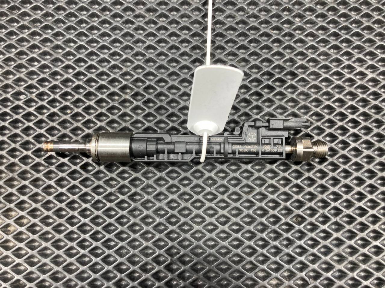 форсунка BMW X5 F15 2018, 3.0 л., N55 B30 A, бензин, АКПП, внедорожник 5 дв., 13647639994, 0261500533 - фото №1