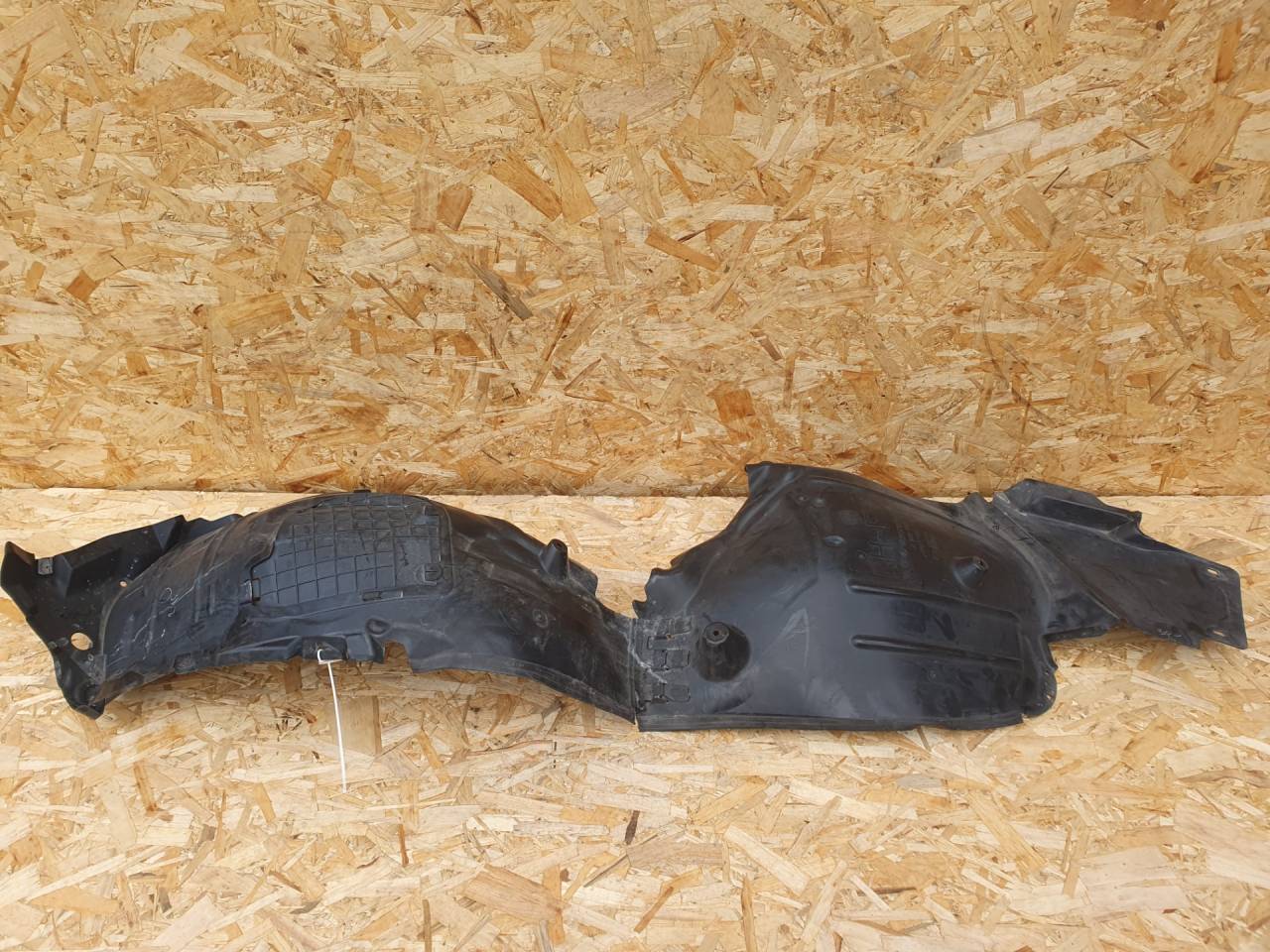 защита арок передняя левая (подкрылок) Mercedes-Benz C-Класс W205/S205/C205 2015, 1.6 л., M 274.910, бензин, АКПП, купе, A2056900330, A2056903301 - фото №1