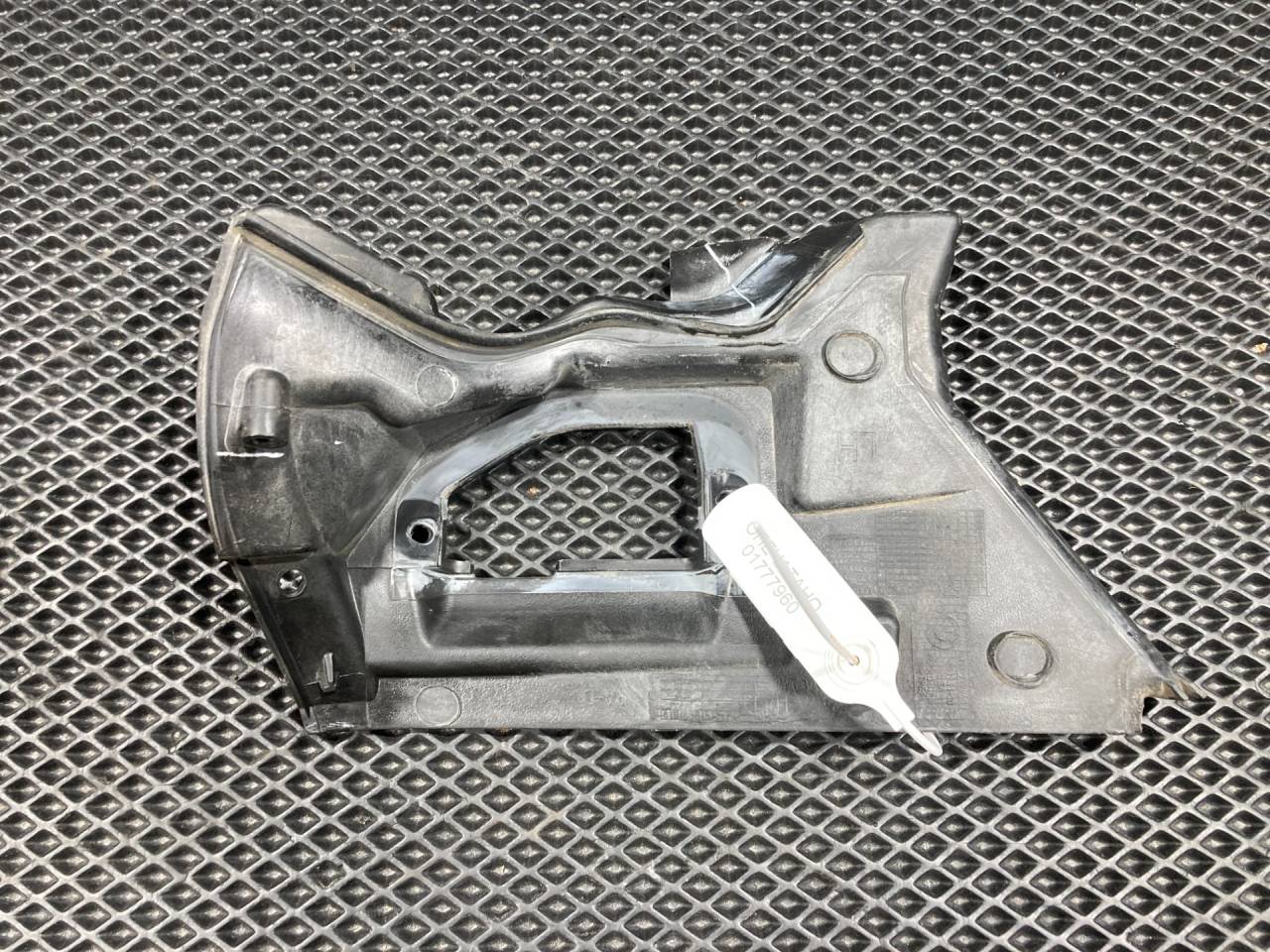 планка под капот BMW X5 F15 2018, 3.0 л., N55 B30 A, бензин, АКПП, внедорожник 5 дв., 51717290657 - фото №1