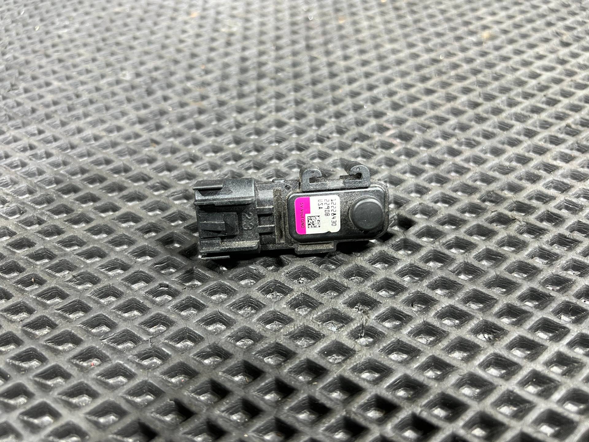 Датчик присутствия Audi Q3 8U 2013 OEM 8T0963553, 12228430