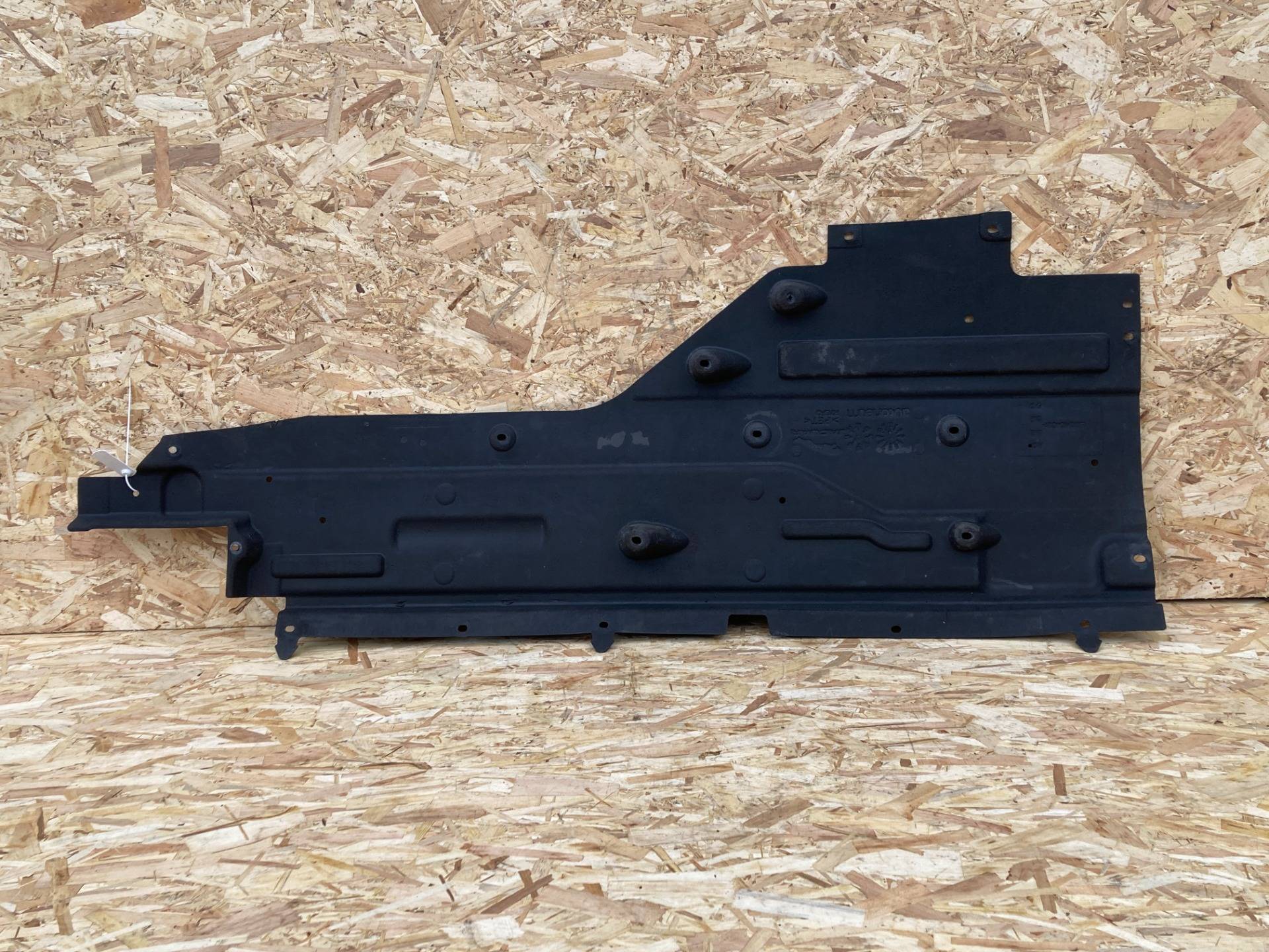 Защита днища Jaguar XE X760 2018 OEM GX73104C21AD, T2H19133, T4A1016