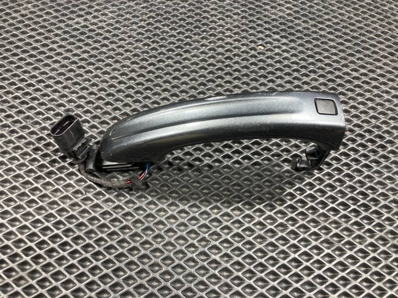 ручка наружная Audi Q7 4L 2008, 4.2 л., BAR, бензин, АКПП, внедорожник 5 дв., 4L0837205B - фото №1