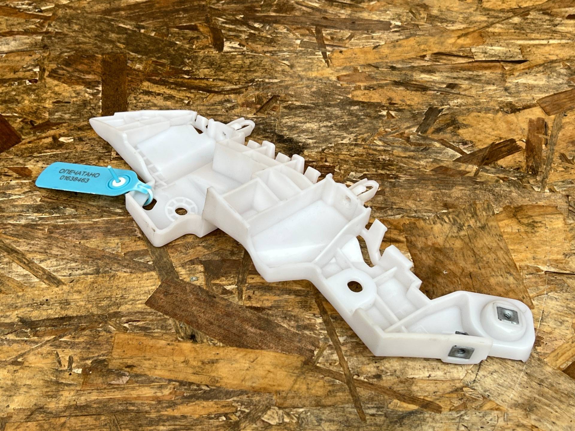 Кронштейн крепления бампера Buick Encore GX рестайлинг 2024 OEM 42780436