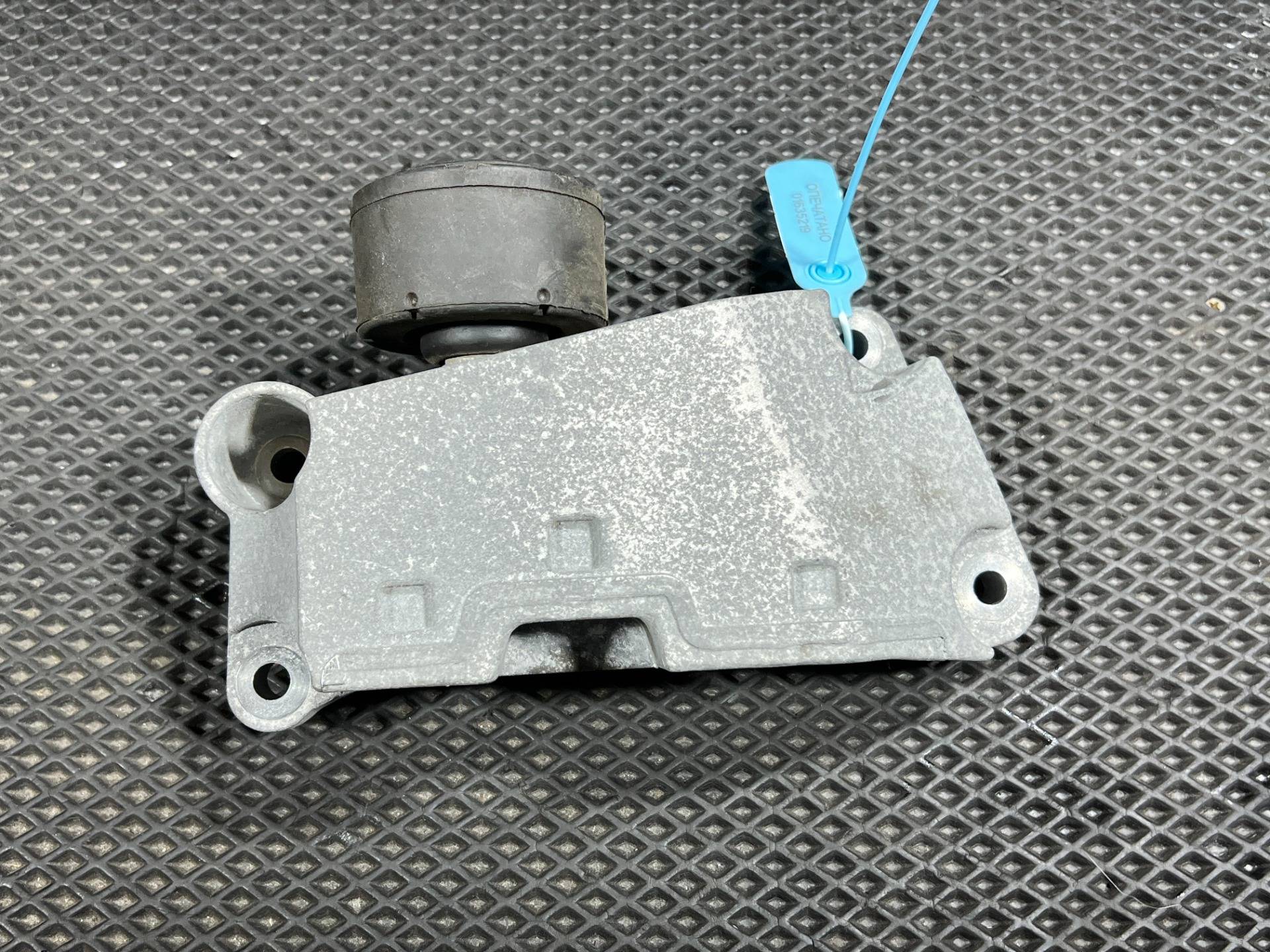 Кронштейн двигателя Chevrolet TrailBlazer 3 2024 OEM 60006668, 60002825, 60005994, 60006940