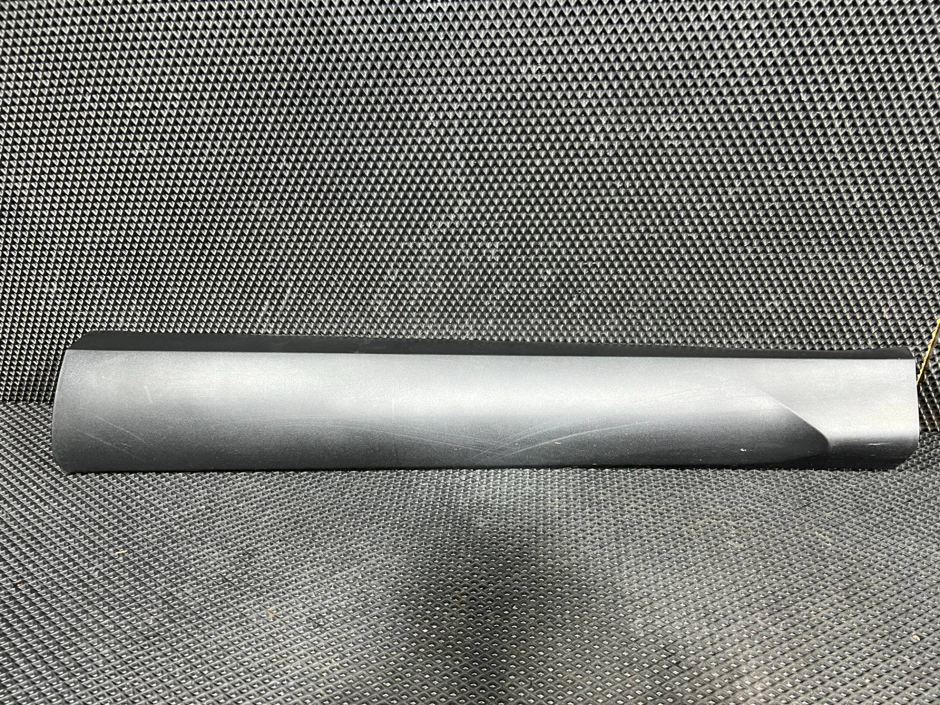 Молдинг двери передней правой Hyundai Tucson 4 поколение (NX4) 2024 OEM 87722-CW000