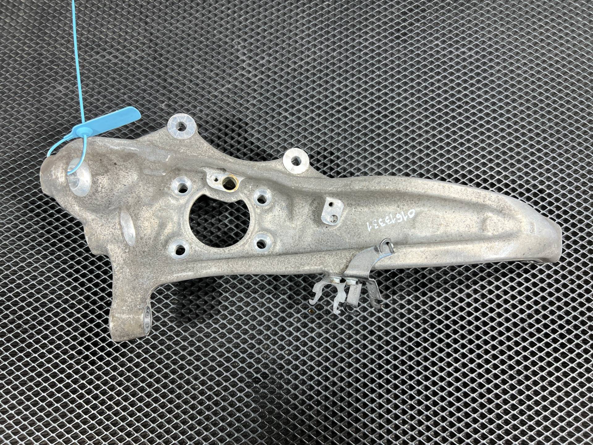 кулак поворотный левый BMW 7 G11/G12 2017 OEM 31206884377, 6884377, 31206879169, 6879169, 31206861189, 6861189