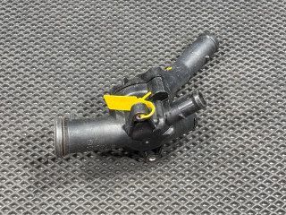 корпус термостата Volkswagen Passat (USA) 1 поколение 2011, 2.5 л., CBTA, бензин, АКПП, седан, 07K121121B, 07K121117C