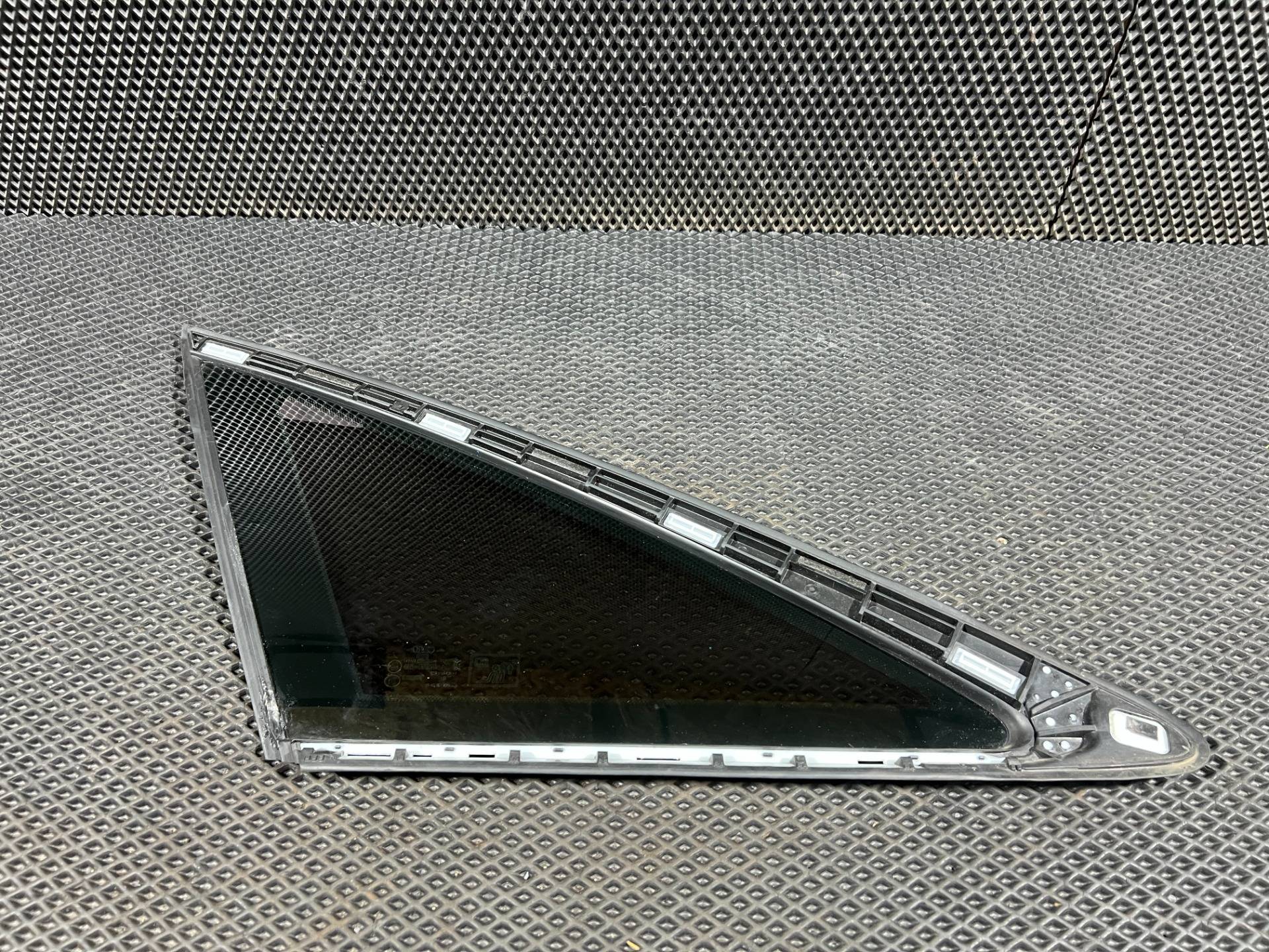 Стекло кузовное боковое левое Audi A6 C8 2018 OEM 4K5845297