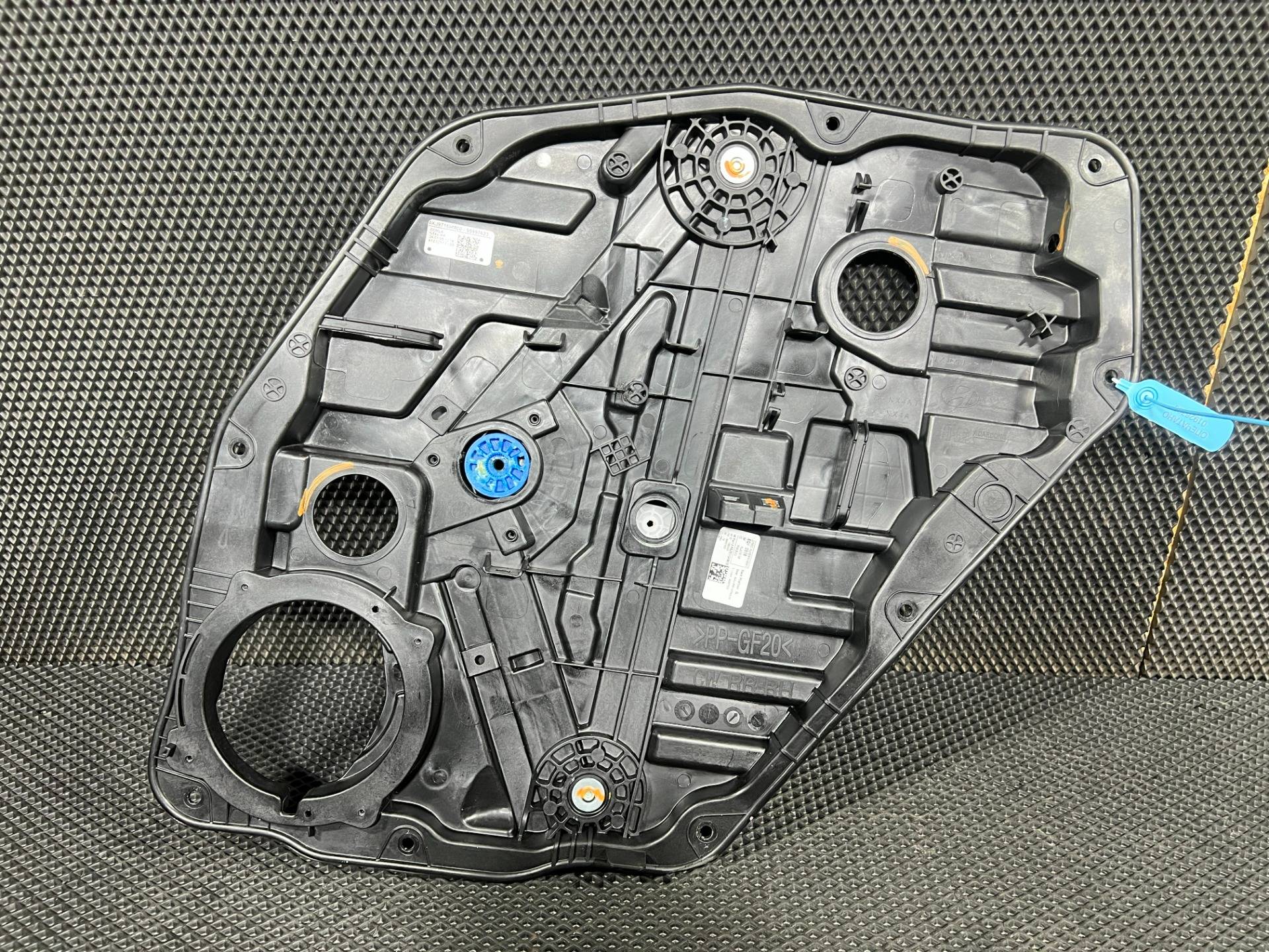 стеклоподъемник задний правый Hyundai Tucson 4 поколение (NX4) 2024 OEM 83481-CW000