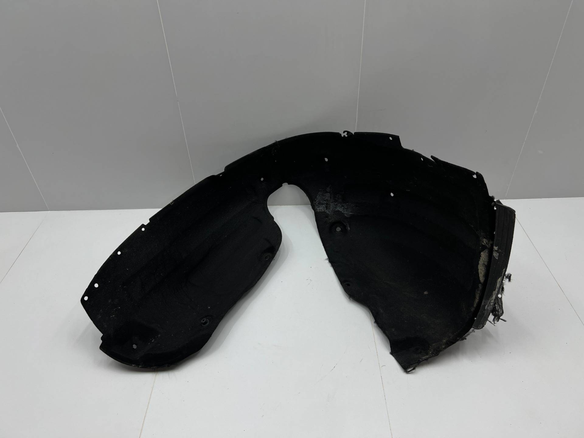 Защита арок передняя правая (подкрылок) Kia Carnival 4 2022 OEM 86812-R0000