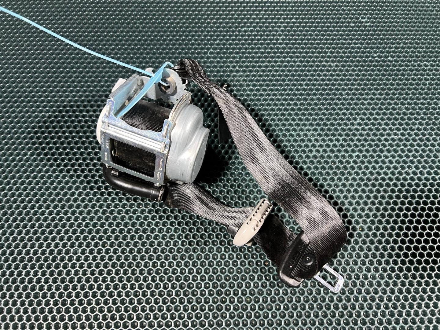 Ремень безопасности задний правый Nissan Rogue T33 2022 OEM 888846RR9A, 888846RR3A, 888846RR8A