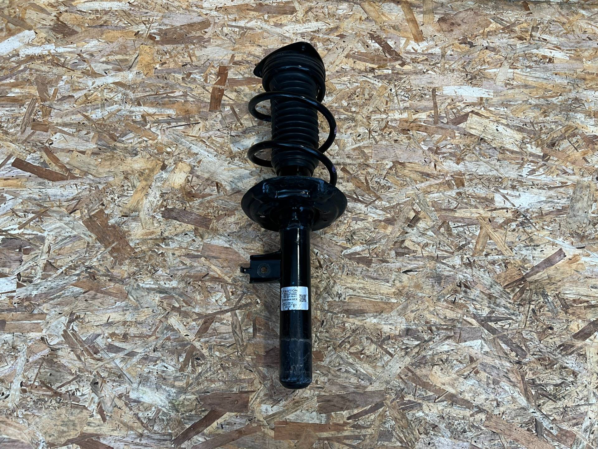 амортизатор передний левый Nissan Rogue T33 2022 OEM 543036RA1D