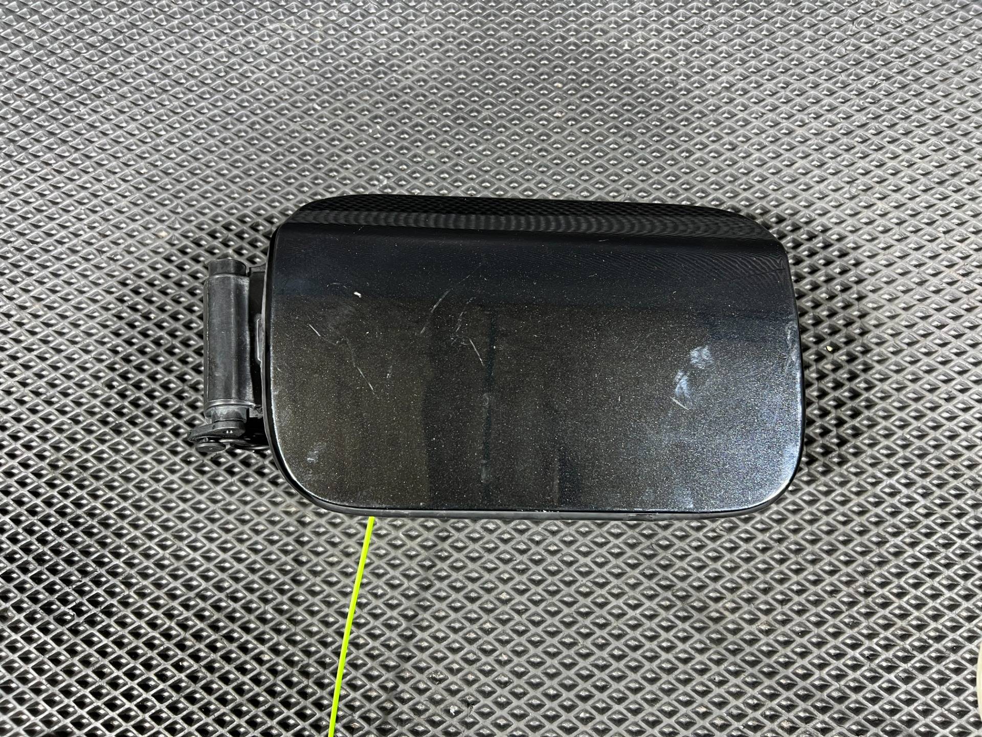 Лючок топливного бака BMW 5 F10/F11/GT F07 2011 OEM 7222391, 7218336, 7204365
