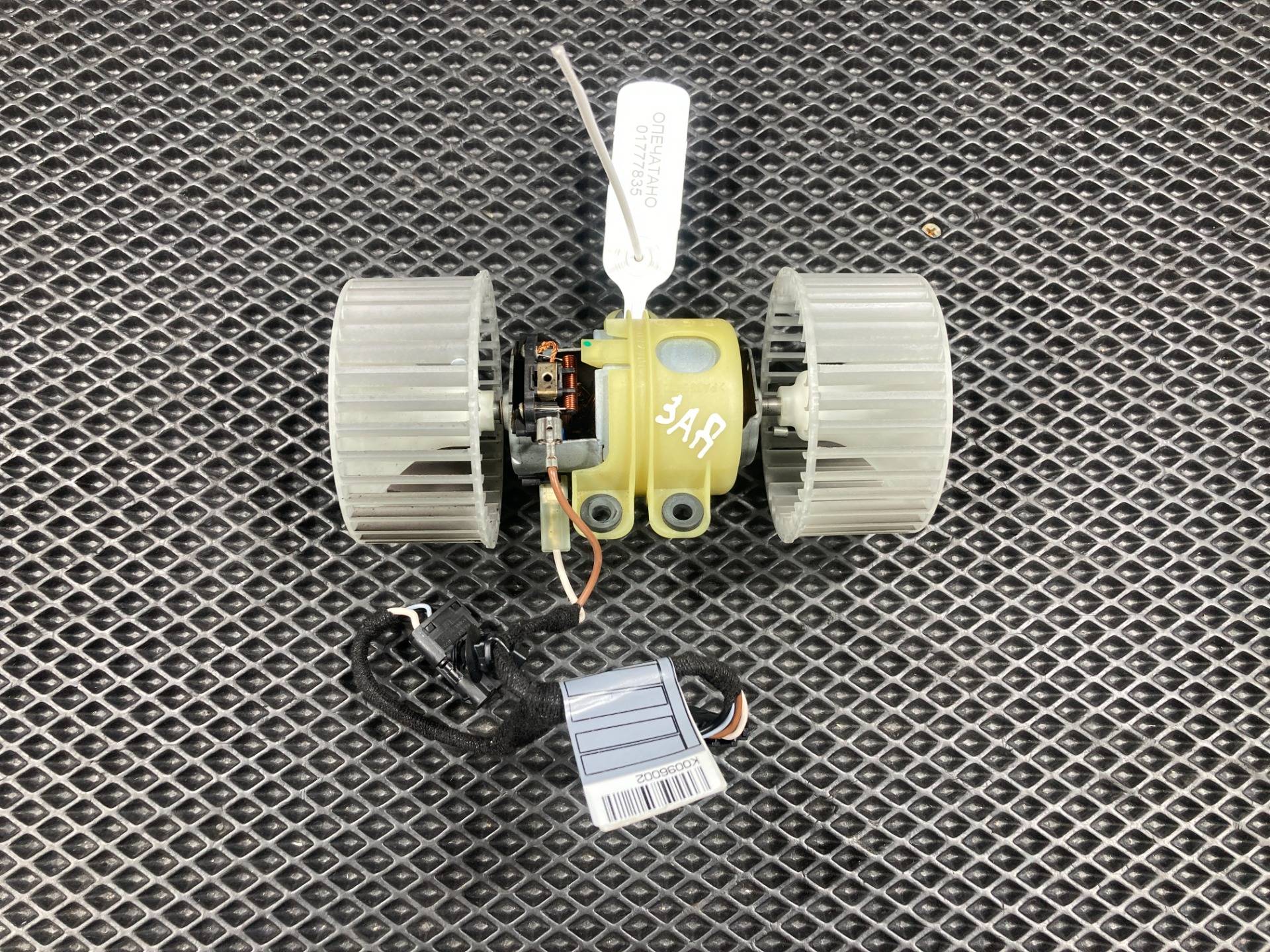 Моторчик печки BMW X5 F15 2018 OEM 9128824, CD729002