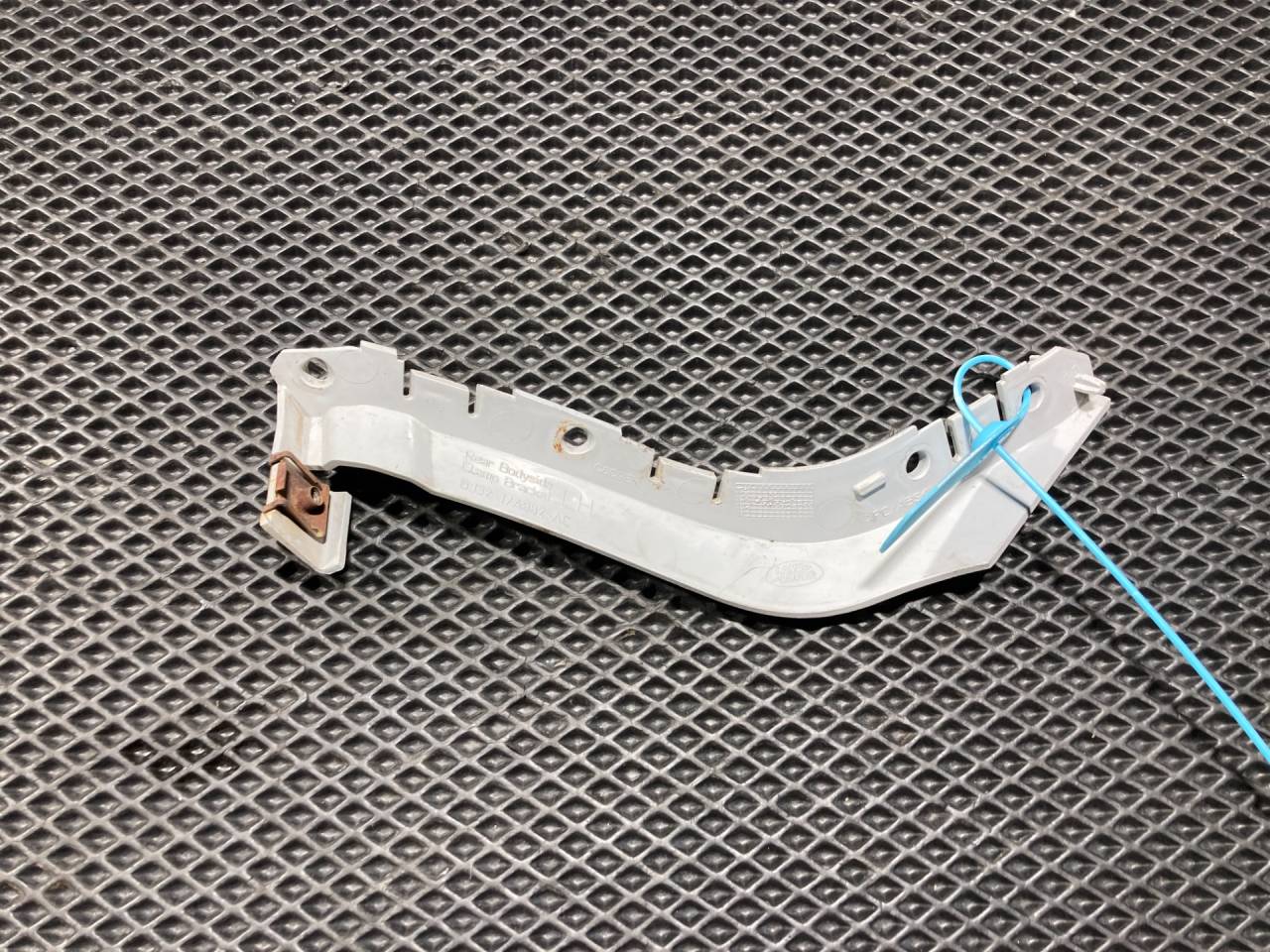 Крепление бампера заднего Land Rover Range Rover Evoque L538 2014, 2.0 л., бензин, АКПП, внедорожник 5 дв., BJ3217A882AC, LR026335, LR035105 - фото №1