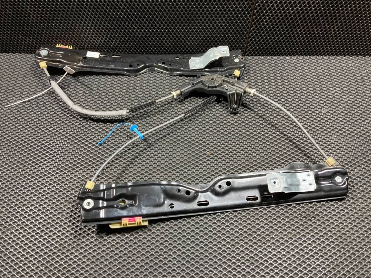 стеклоподъемник передний правый Jaguar XE 1 поколение X760 2016, 3.0 л., AJ 126, бензин, АКПП, GX7323200AF, GX7323200, GX7323200AE, T4N29080, T4N19510 - фото №1