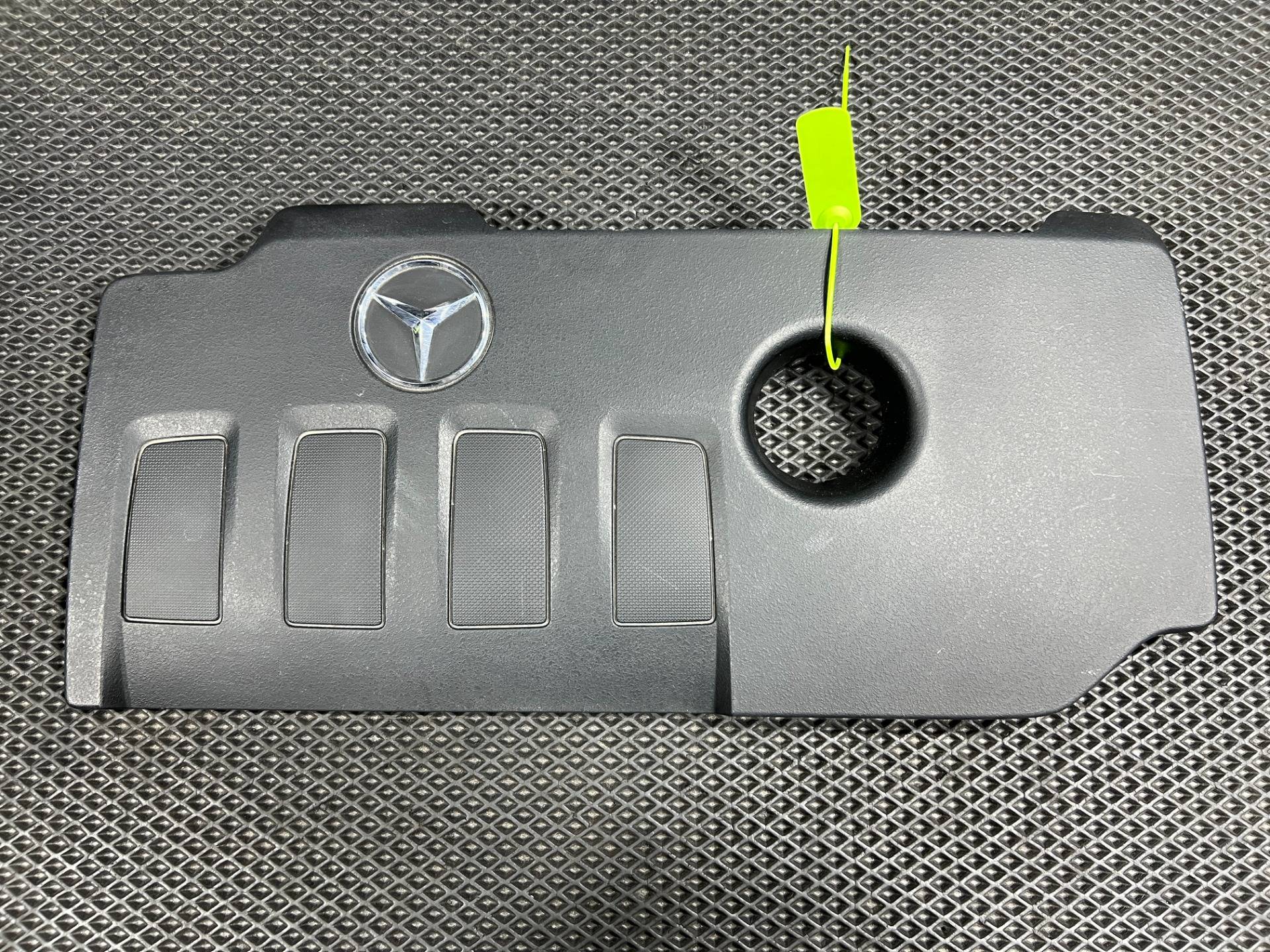 Декоративная крышка двигателя Mercedes-Benz GLB X247 2021 OEM A2600100000