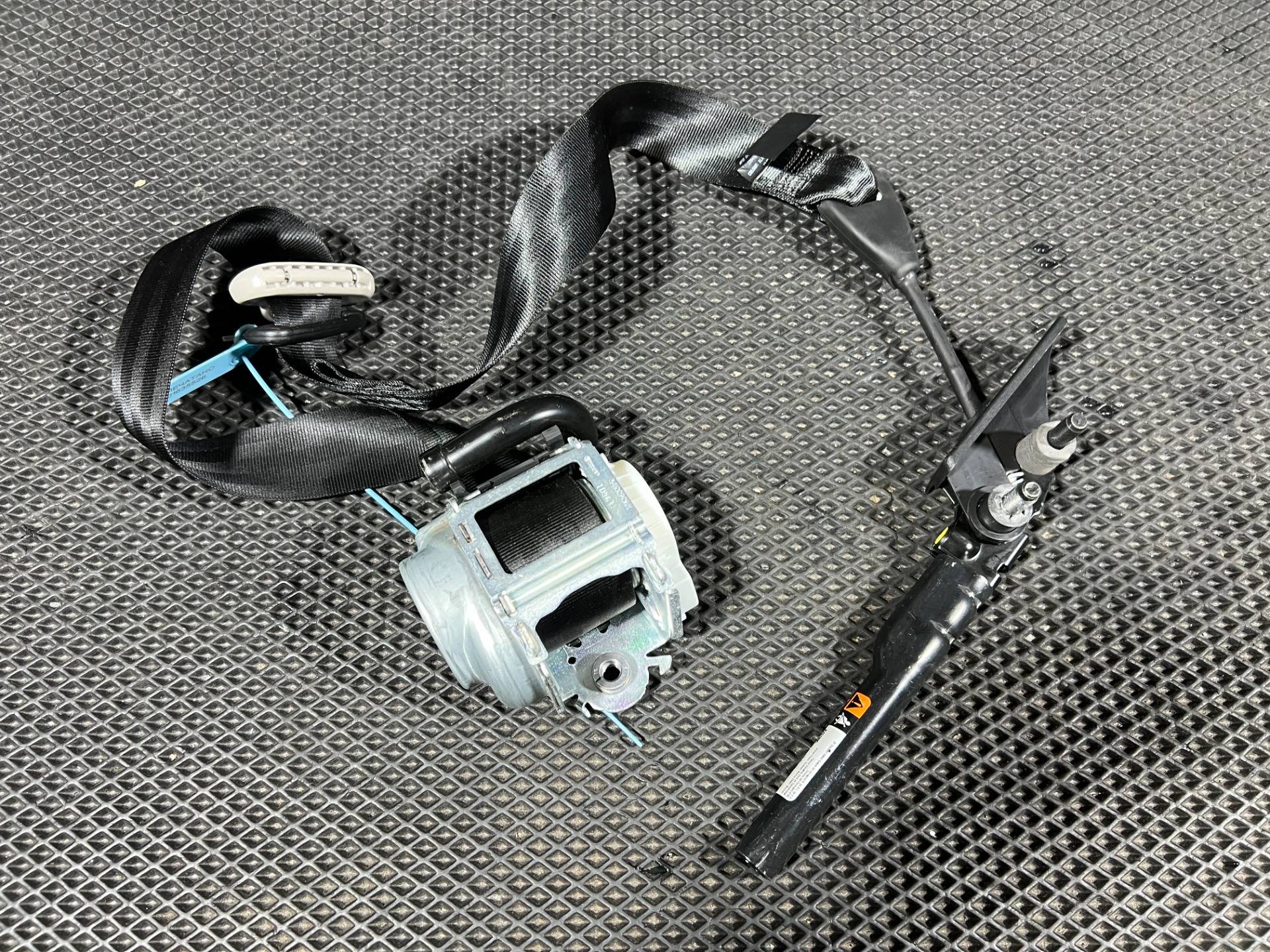 Ремень безопасности передний правый Nissan Rogue T33 2022 OEM 868846RR0A, 868846RR7A
