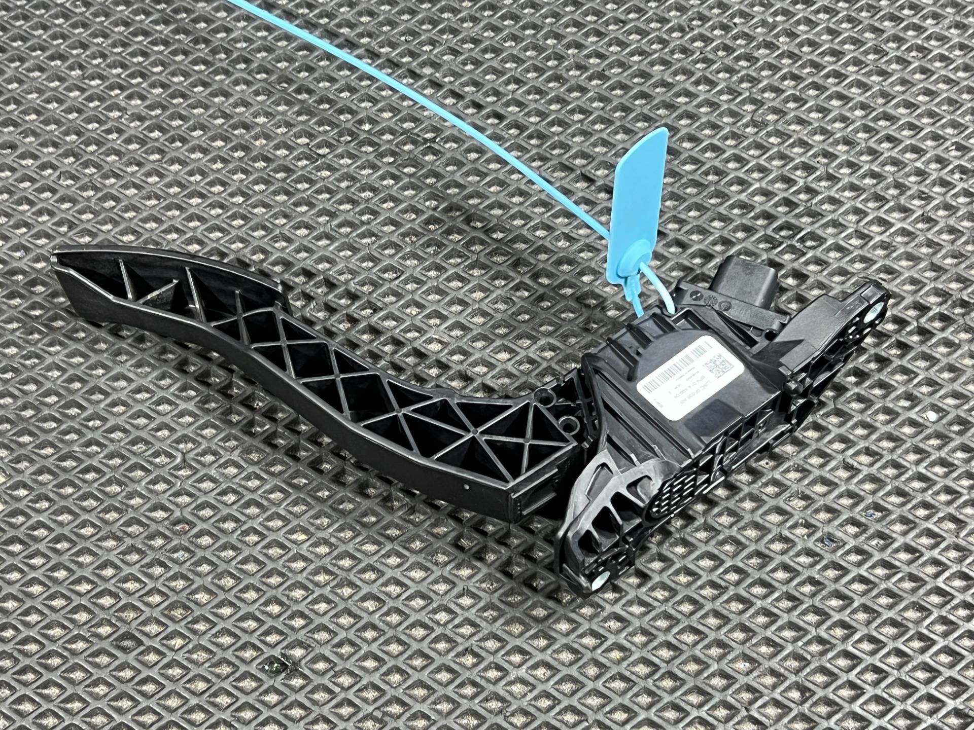 Педаль газа Ford Mustang Mach-E 2023 OEM LJ9C9F836AB