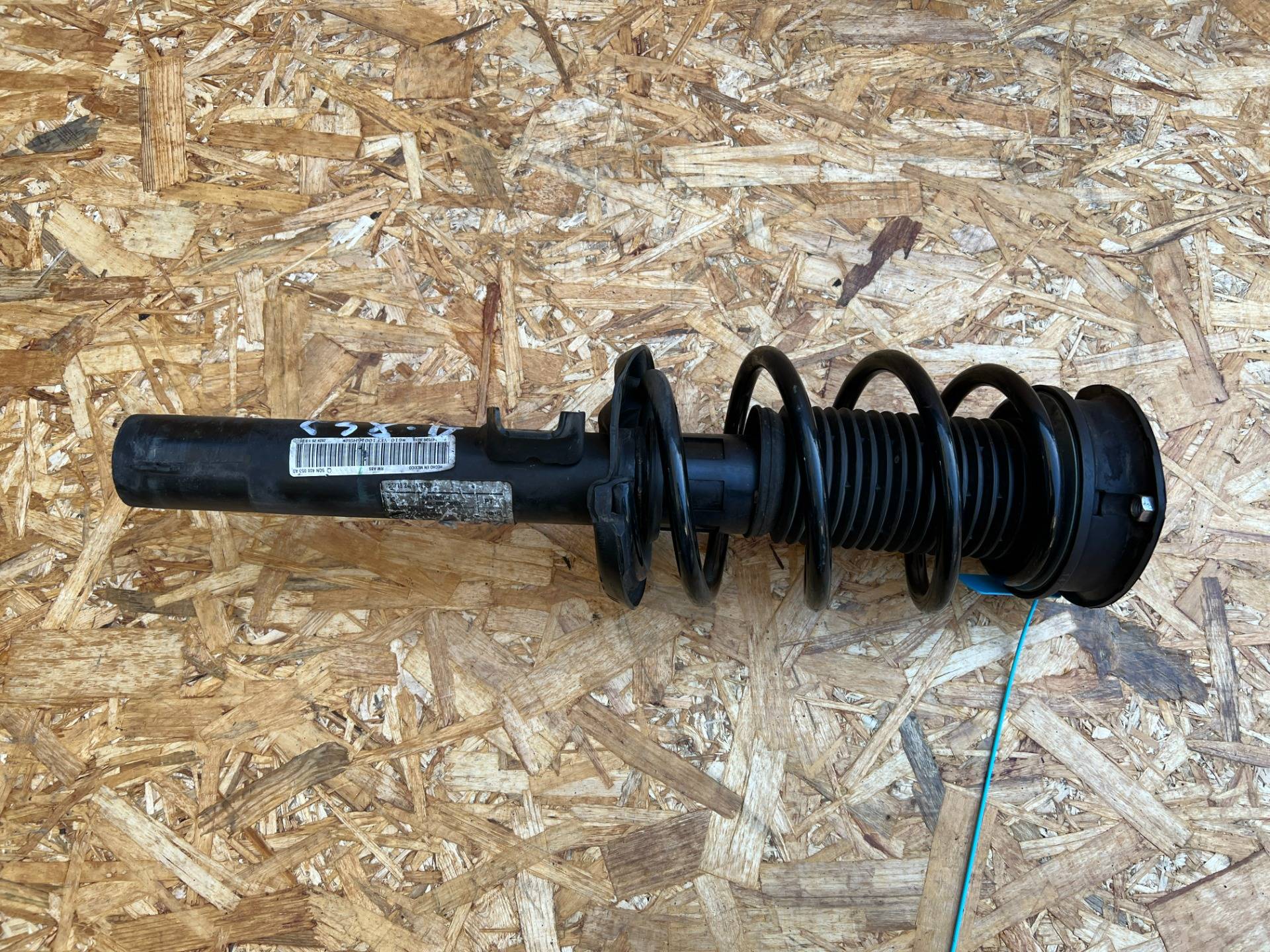 амортизатор передний Audi Q3 F3 2024 OEM 5QF413031AS