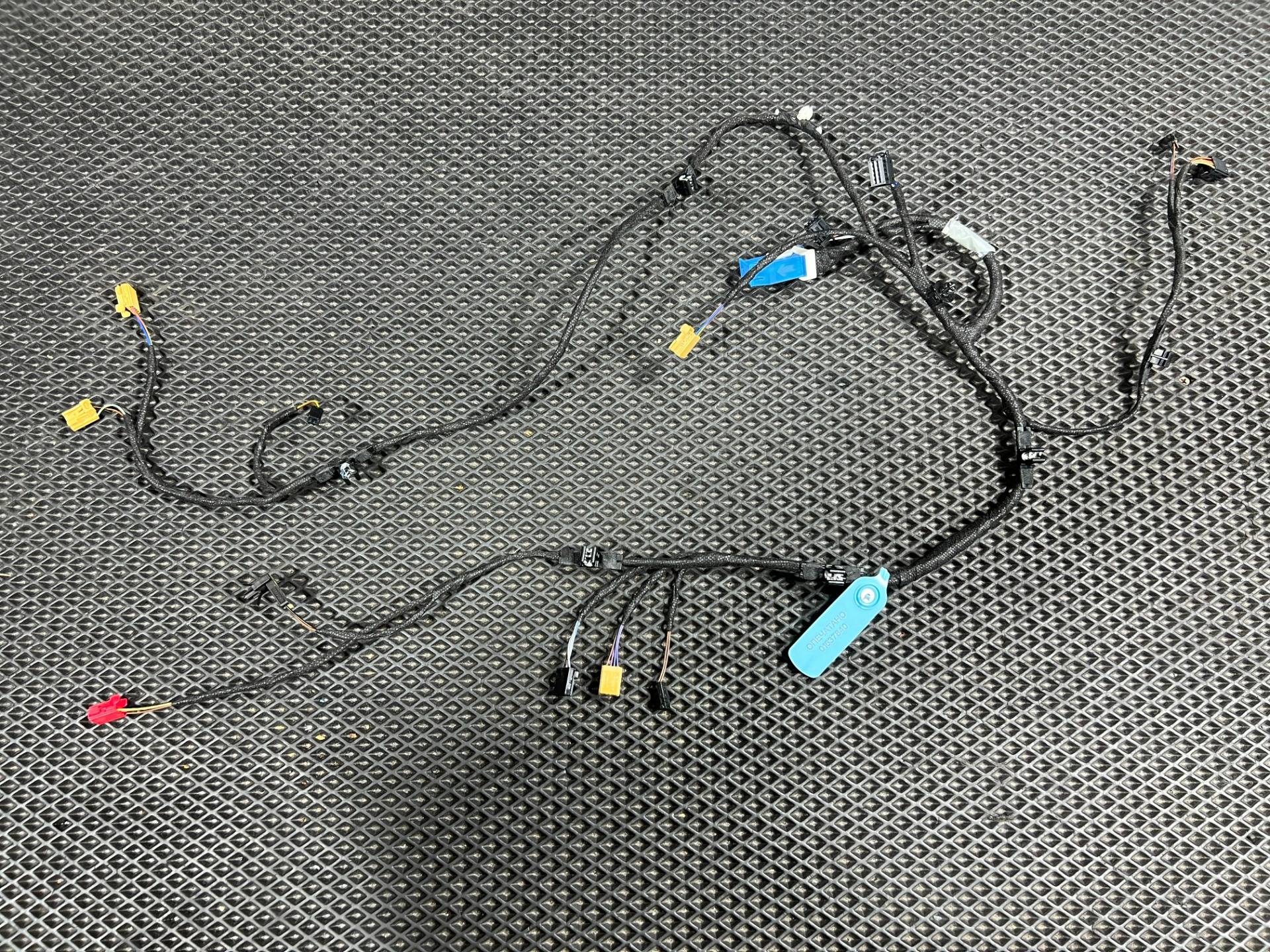 Проводка двери передней левой Audi RS4 B9 рестайлинг 2021 OEM 8W0971035FB, TAB026205