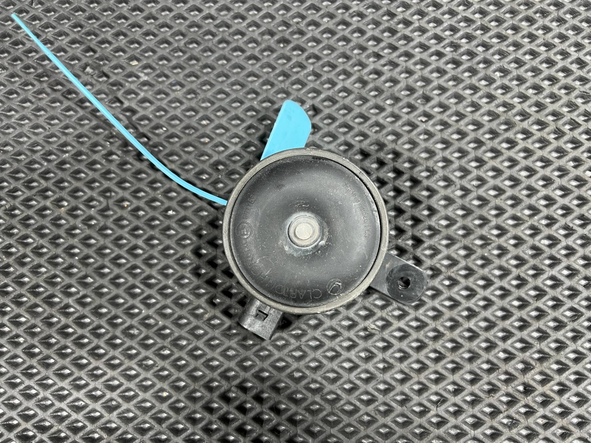 Сигнал (клаксон) Volkswagen Jetta 7 2023 OEM 17A951113A