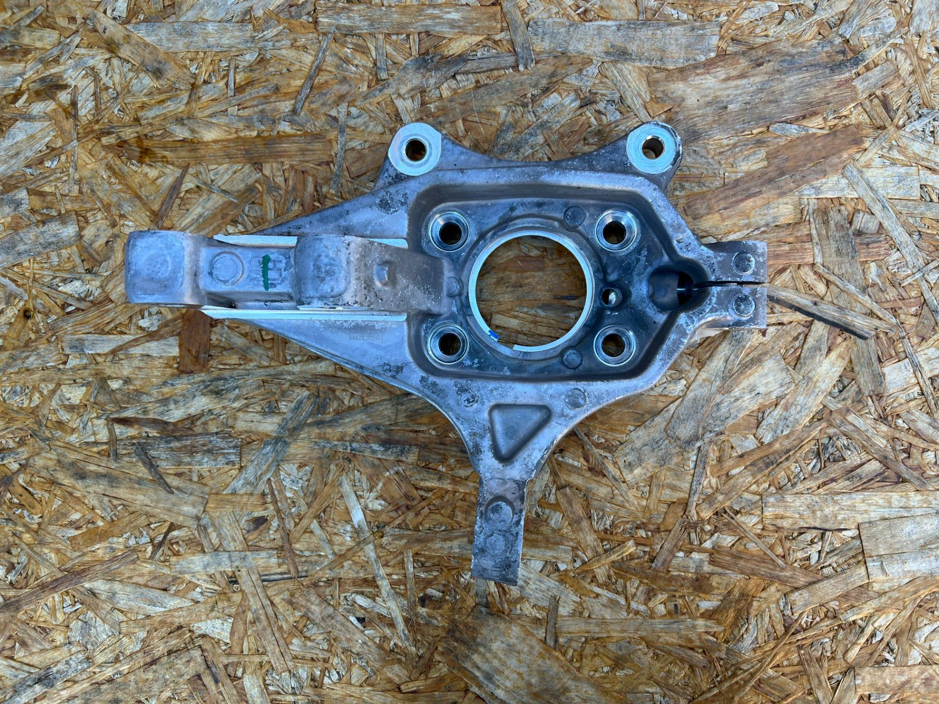 кулак поворотный левый Kia Sorento 4 2023 OEM 51710-P2000