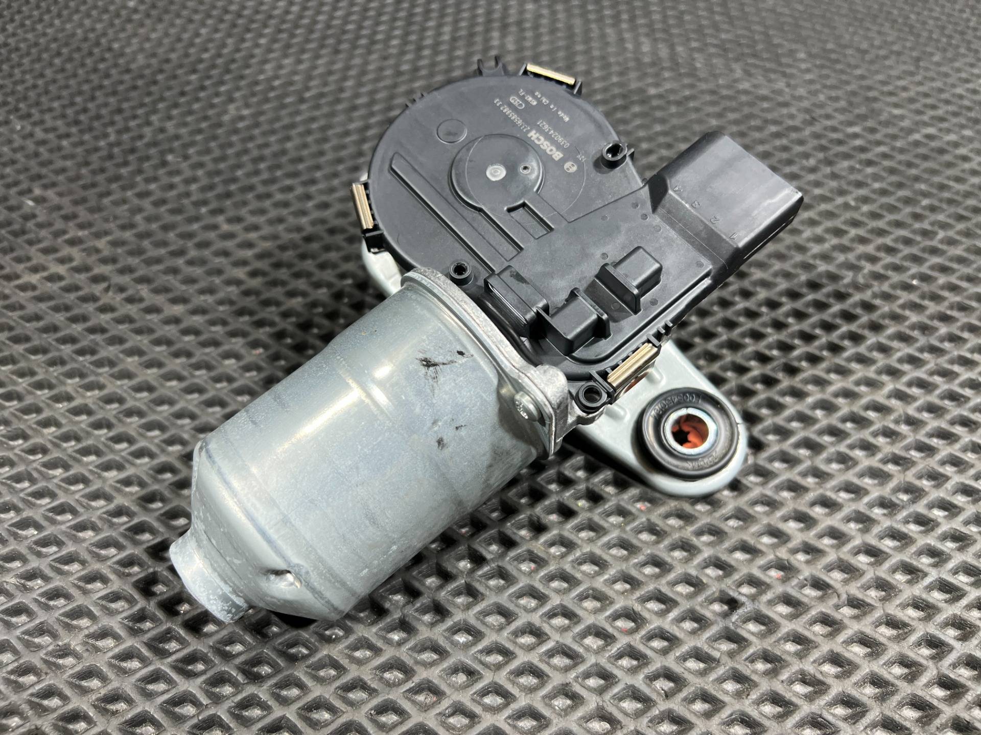 Моторчик передних стеклоочистителей (дворников) Buick Encore GX 2024 OEM 42709501, 42758054