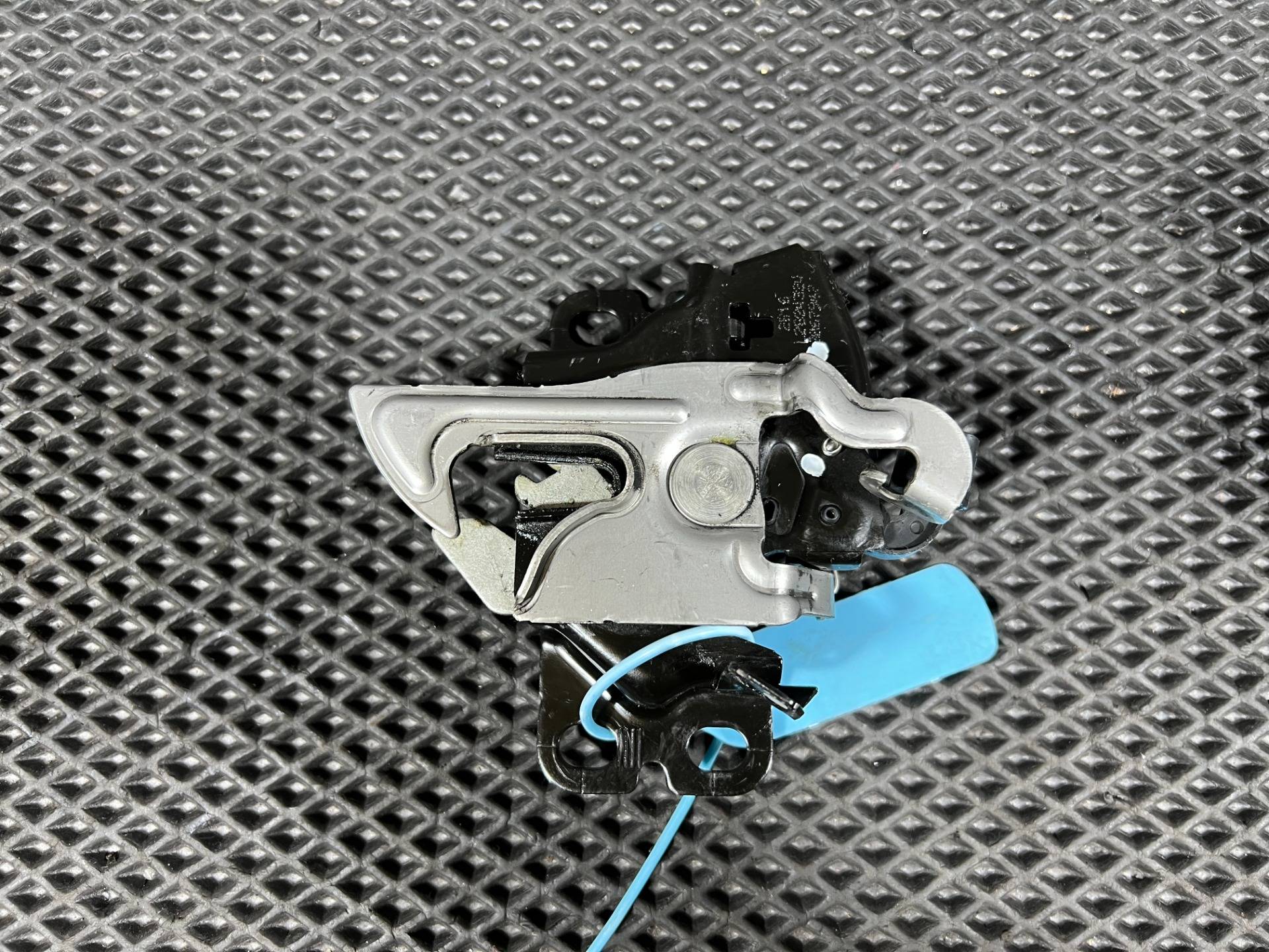 Замок капота Honda CR-V 6 поколение 2025 OEM 74120-3A0-A01