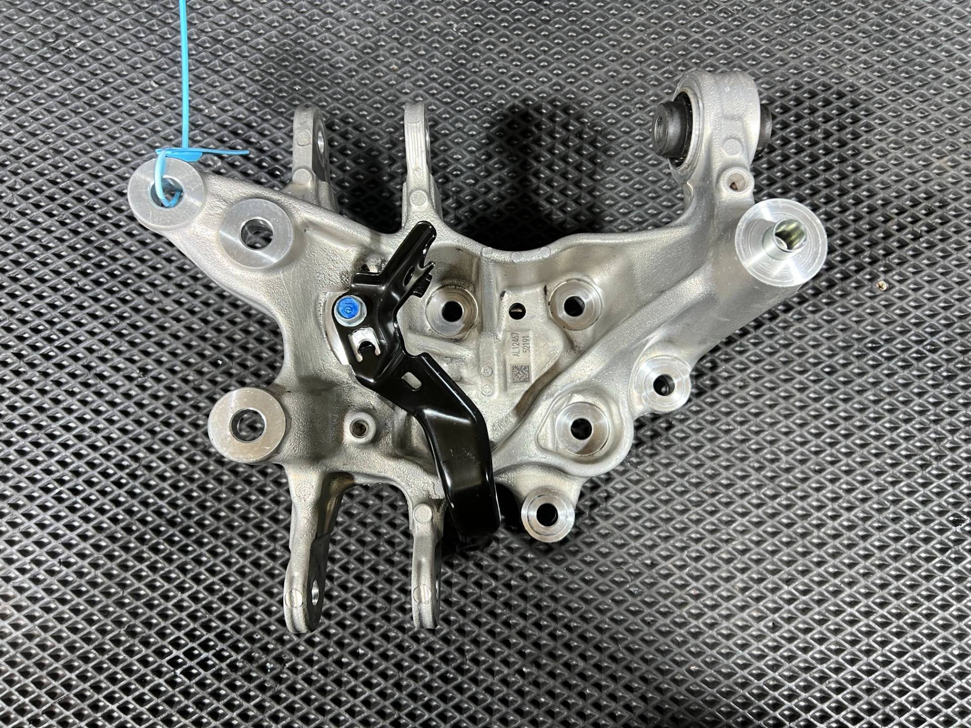 кулак задний левый Honda Accord 11 поколение 2025 OEM 52215-30A-A00