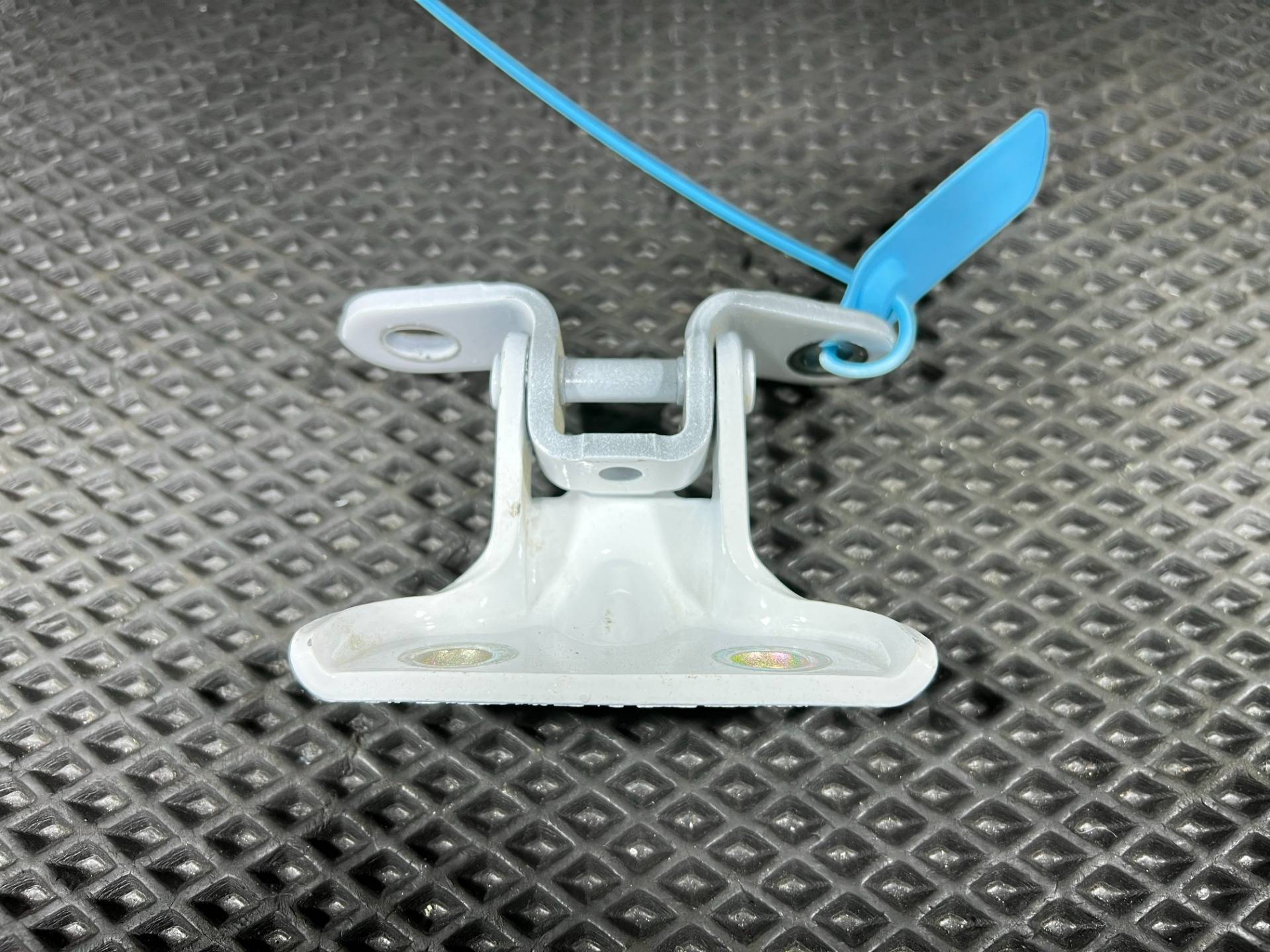 Петля двери задней правой Hyundai Elantra AD 2024 OEM 79420D8000