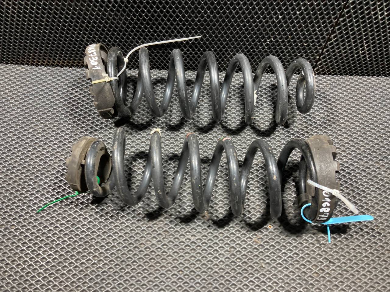 пружина задняя Jaguar XE 1 поколение X760 2016, 2.0 л., бензин, АКПП, седан, HX735534BA - фото №1