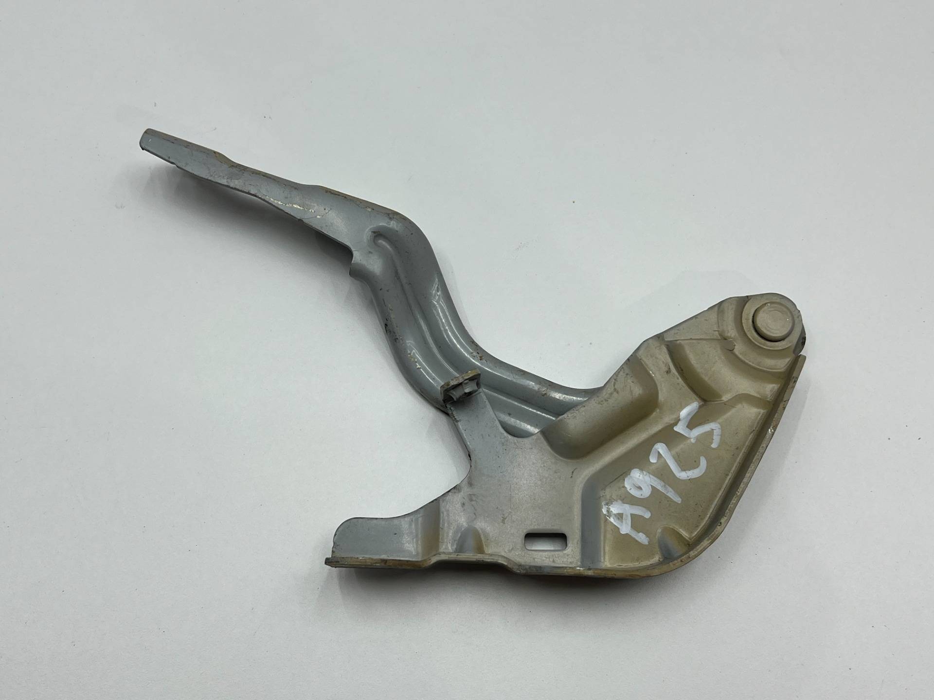 Петля капота левая Kia Carnival 4 2022 OEM 66910R0000