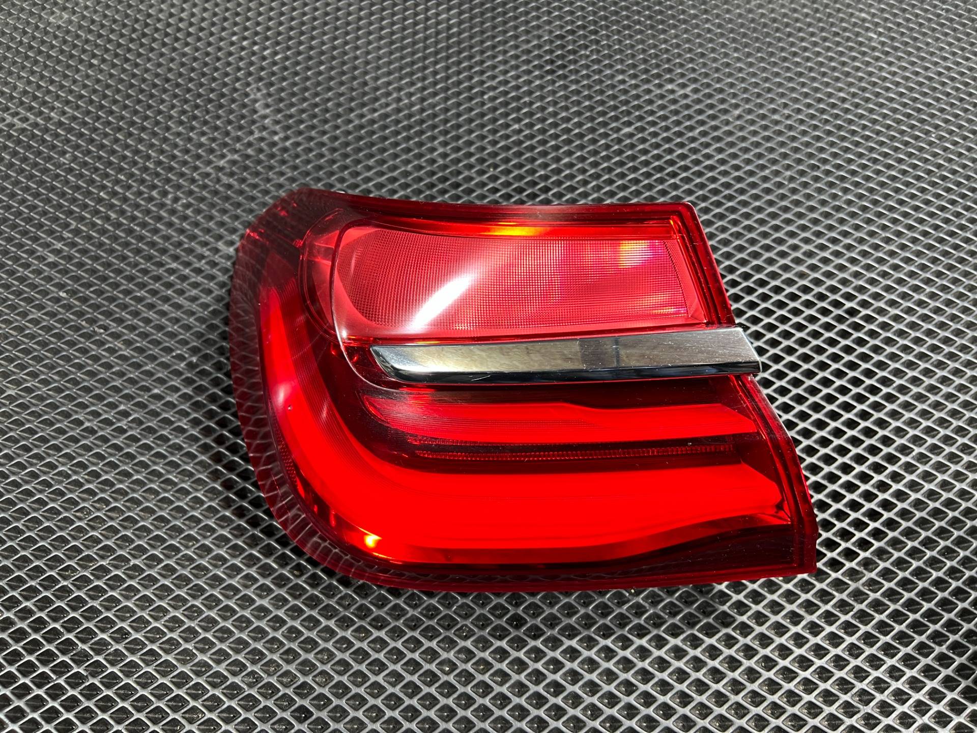 Фонарь задний левый BMW 7 G11/G12 2017 OEM 7342963