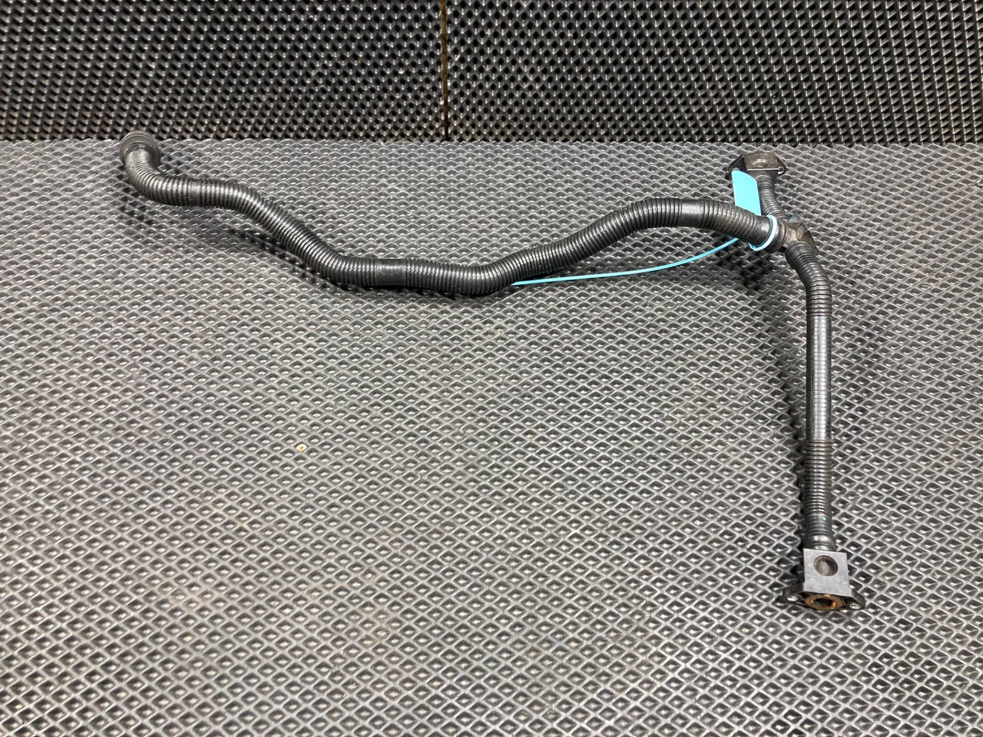 Патрубок вентиляции картера Audi A5 8T 2014 OEM 06E131848G