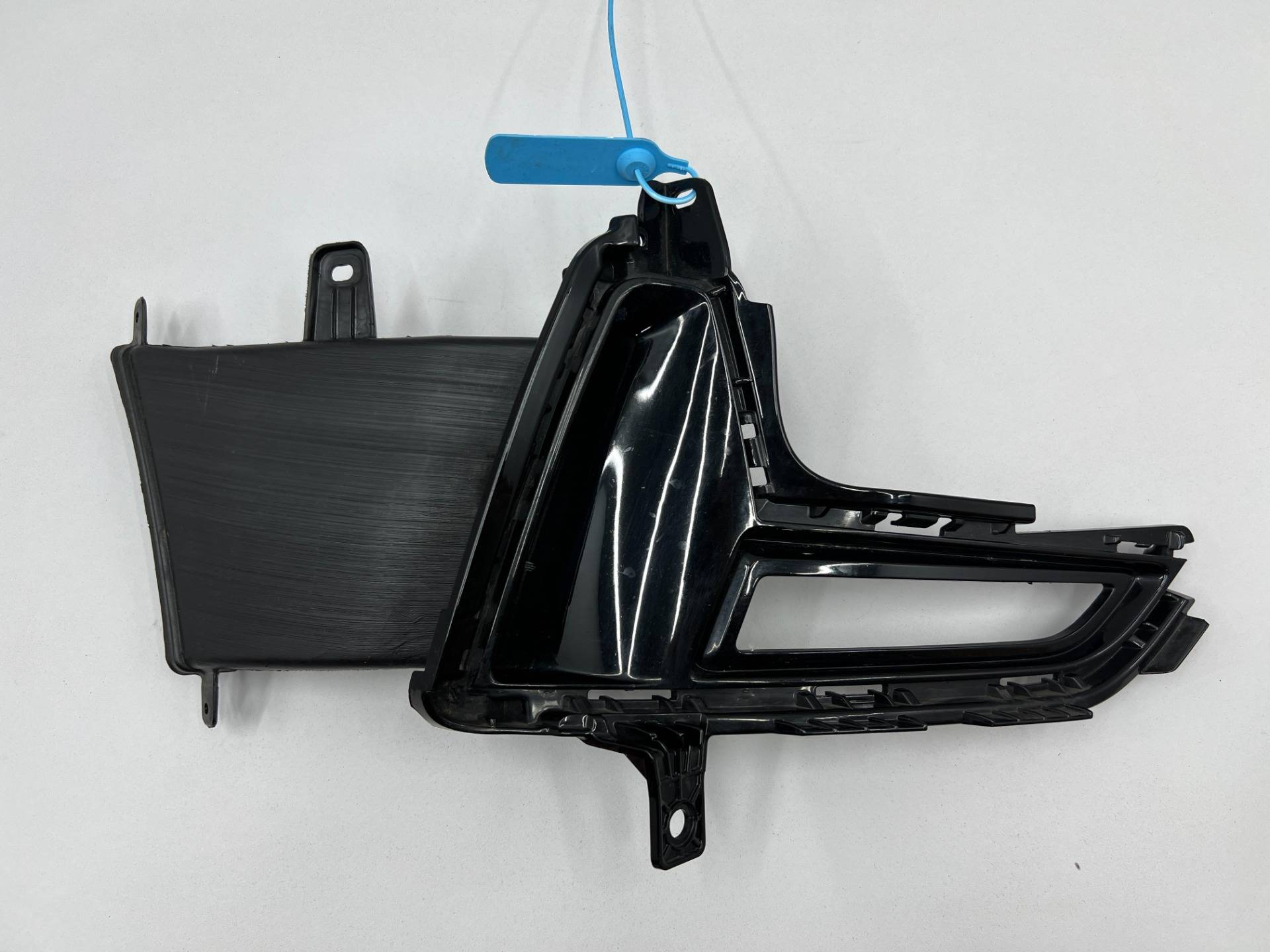 рамка фары противотуманной правая Kia Carnival 4 2022 OEM 86564R0010, 86544-R0000