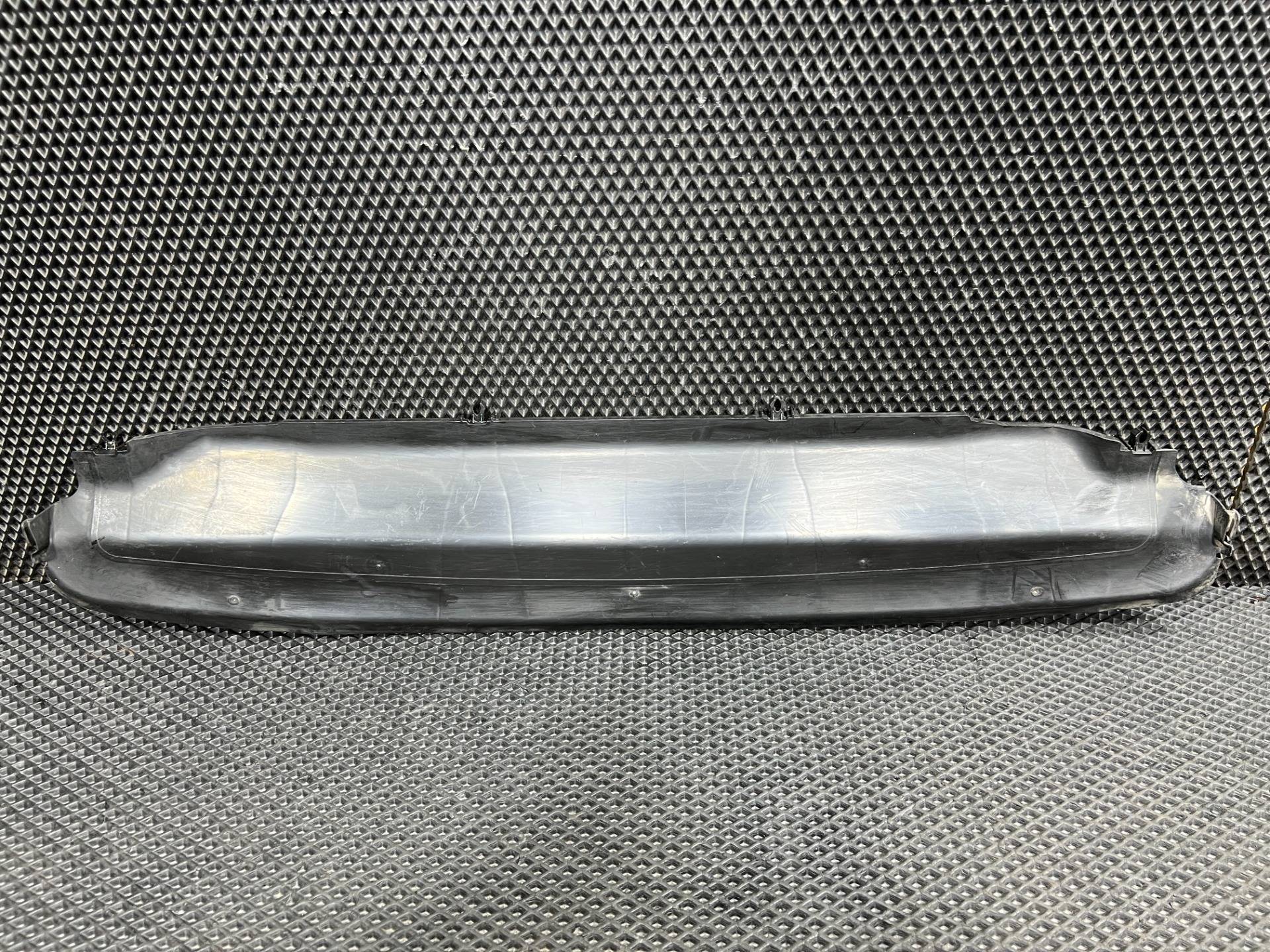Дефлектор радиатора Volkswagen Taos 1 поколение 2023 OEM 2GJ121295A