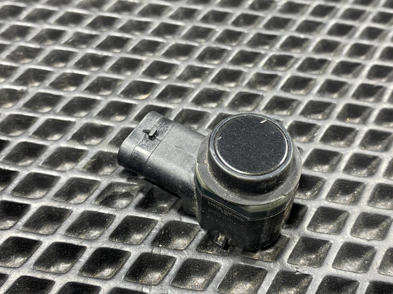 датчик парктроника Jaguar XE 1 поколение X760 2015, 3.0 л., AJ 126, бензин, АКПП, седан, LR010927, 9G92-15K859-AB, C2P20705, JDE28658, JDE9077, LR038084 - фото №1