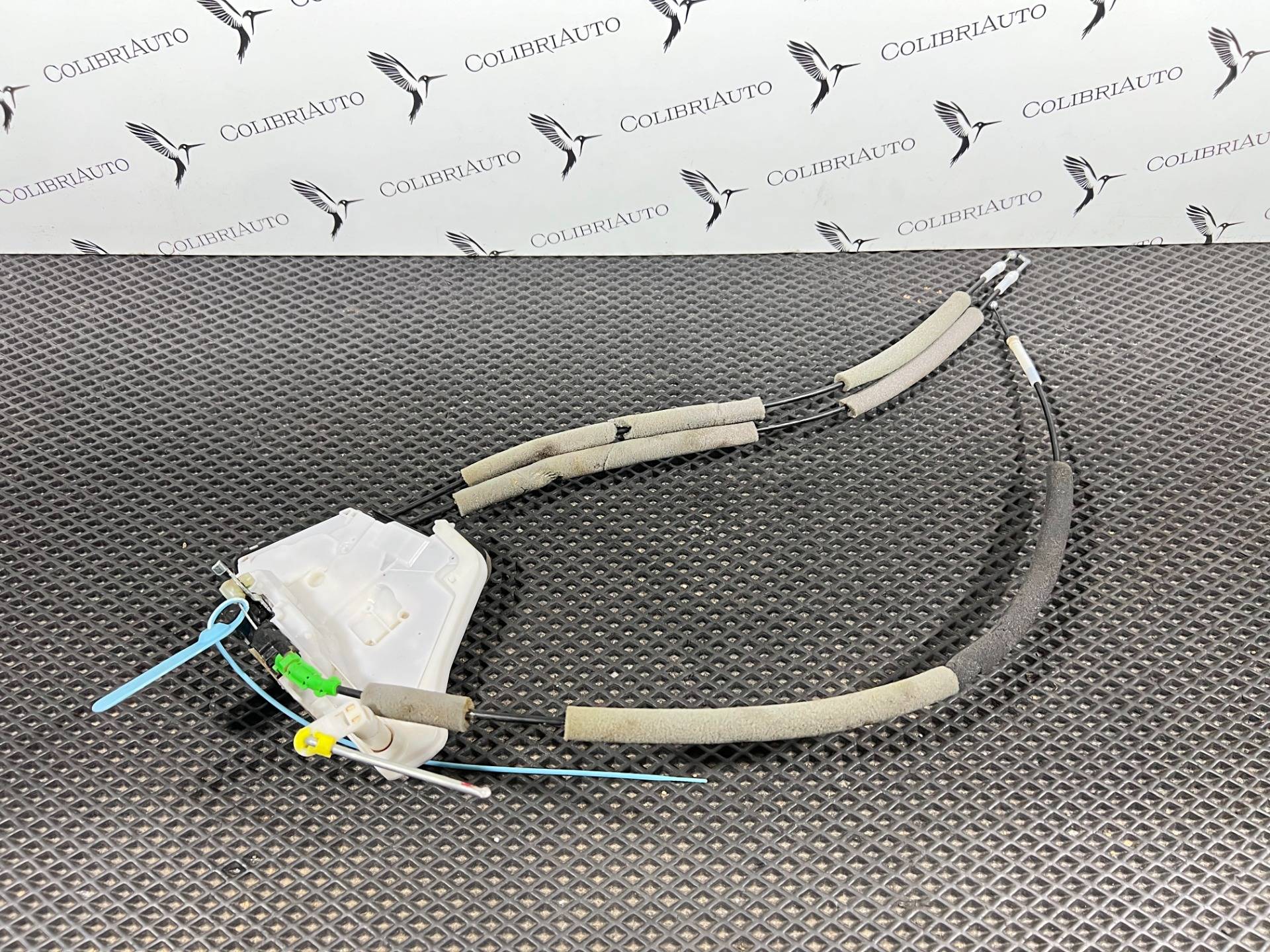 замок двери передней левой Nissan Rogue T33 2022 OEM 805016RR0A, 805016RR0B