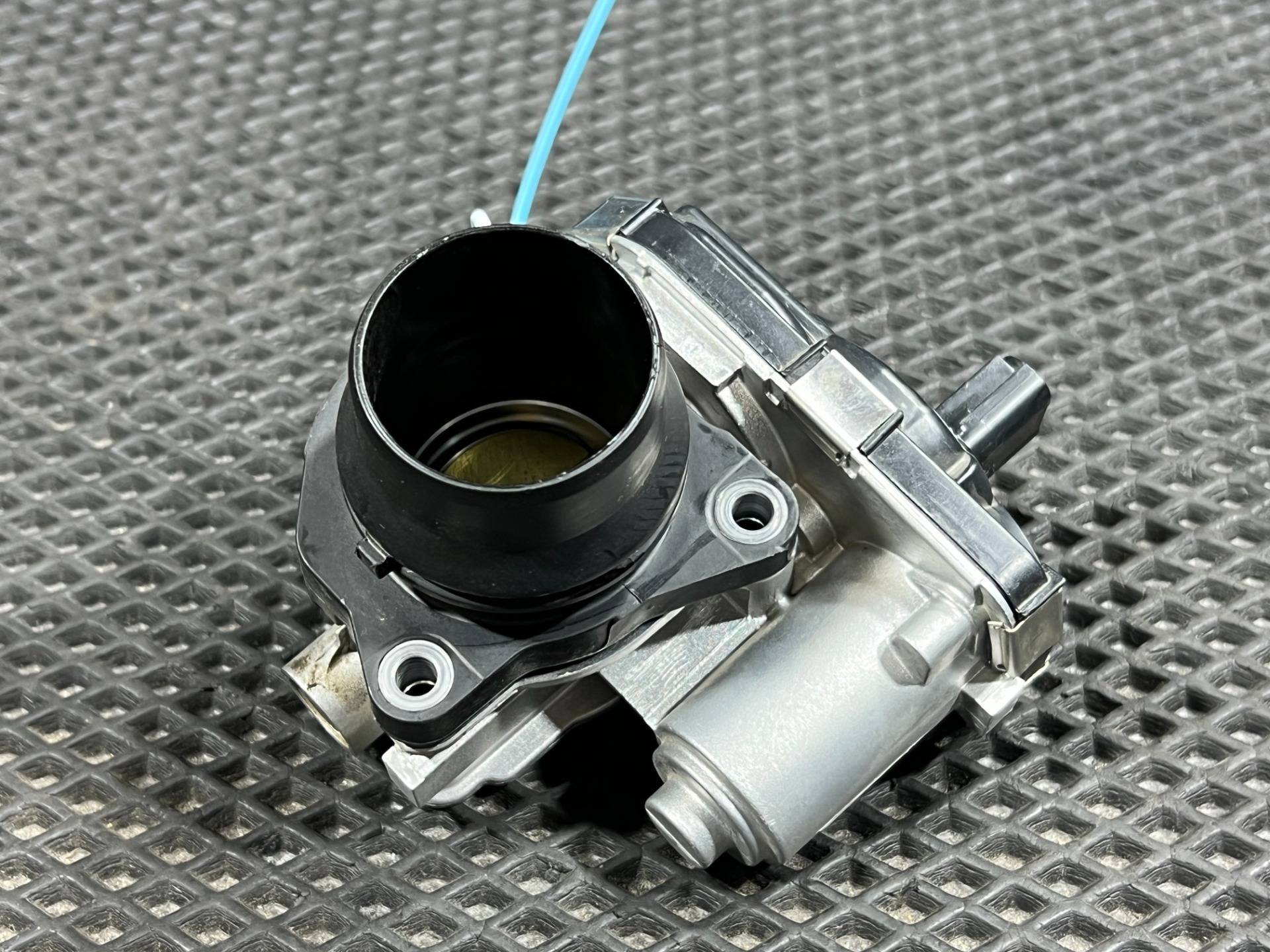 Заслонка дроссельная Chevrolet TrailBlazer 3 2023 OEM 55491961, 25205292, 55510678, 55515823