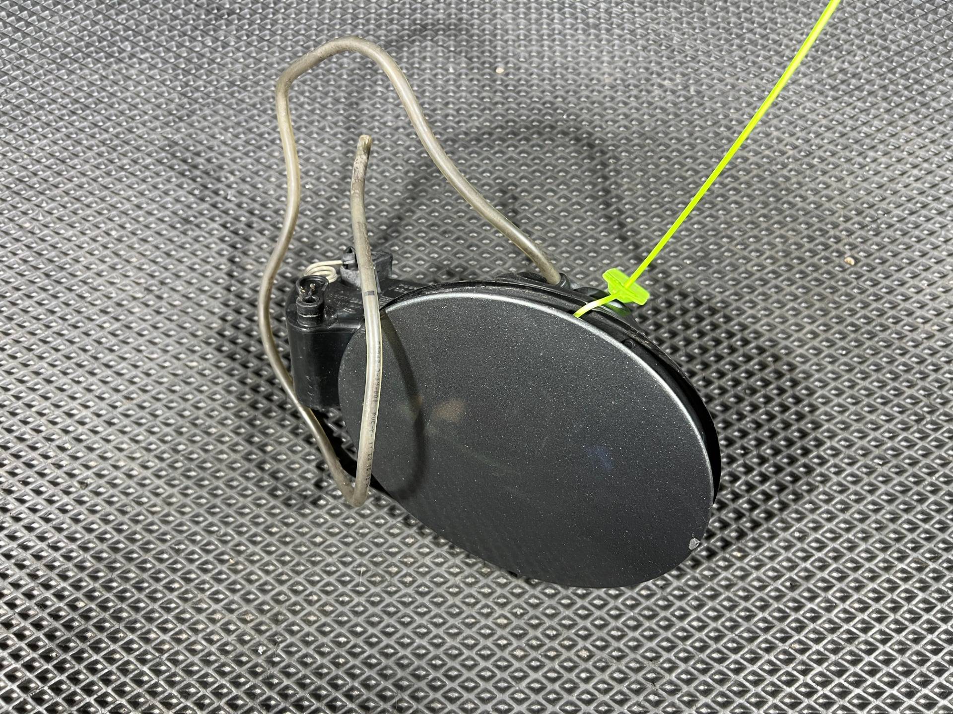Лючок топливного бака Jaguar XE X760 2017 OEM GX7327936BC, T2H1147, T2H2001, T2H23819