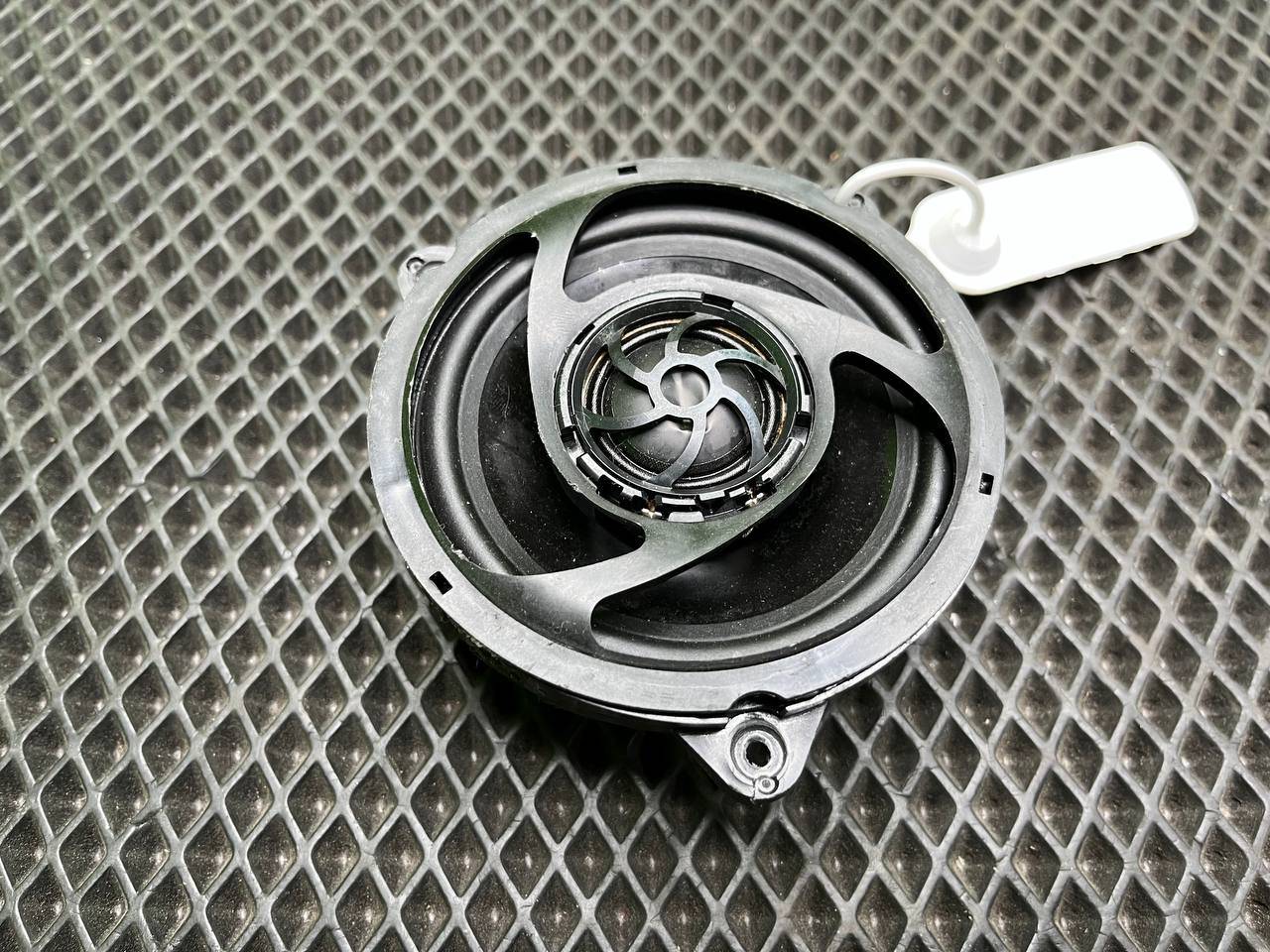 динамик двери Jaguar XJ 4 поколение 2015, 5.0 л., 508PN, бензин, АКПП, черный, седан, C2D2679, AW9318808HC - фото №1