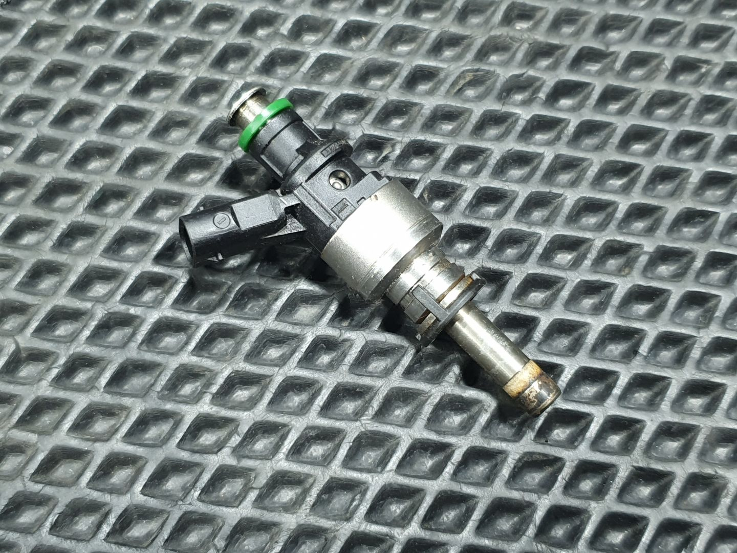 Форсунка Audi A4 B8/8K 2015 OEM 06E036P, 06E036K, 06E906036AC, 06E906036AJ, 06E906036AL, 06E906036G, 06E906036K, 06E906036P