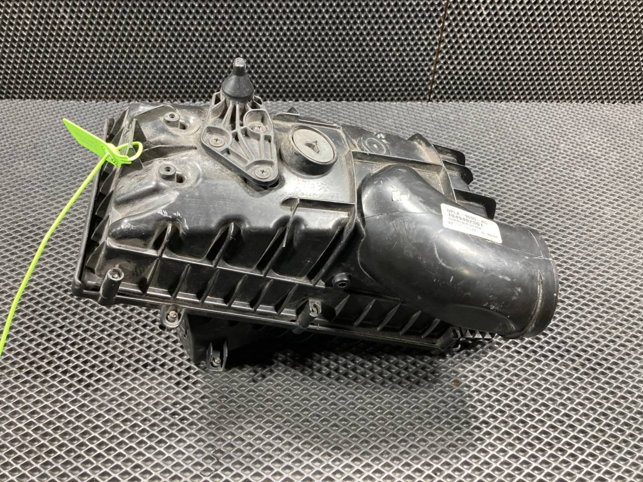 корпус воздушного фильтра Land Rover Range Rover Sport 2 поколение L494 2017, 3.0 л., 306PS, бензин, АКПП, внедорожник 5 дв., LR036428, LR062025, LR095789, DPLA9600BC, DPLA9H736AA, LR095793 - фото №1