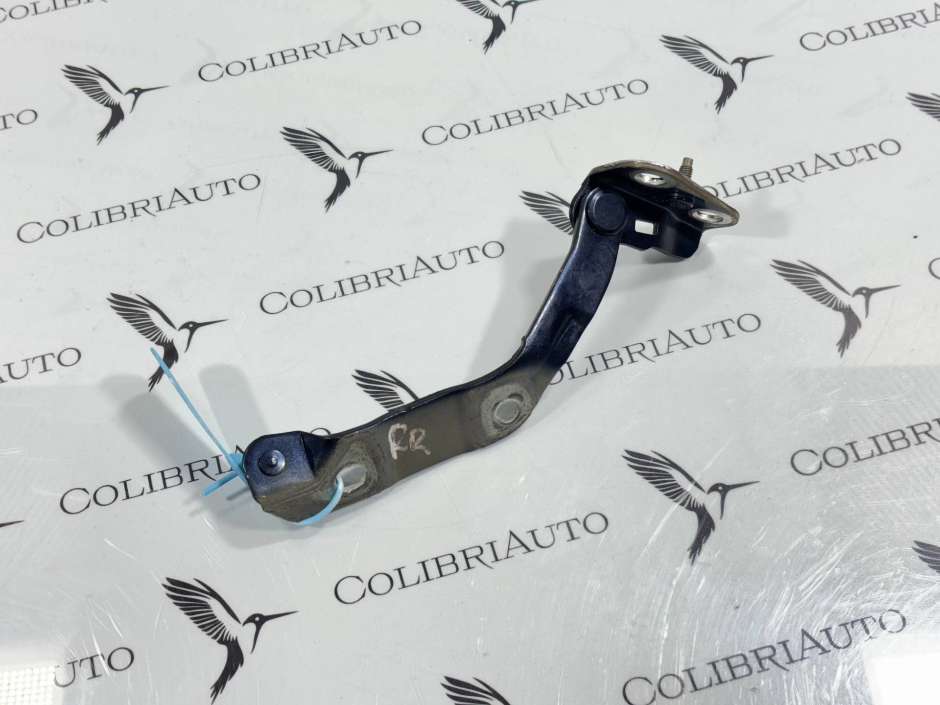 Петля крышки багажника Honda CR-V 6 поколение 2025 OEM 74820-3A0-305