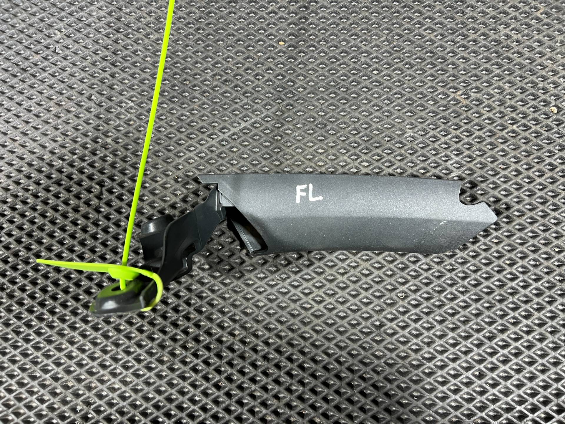 Накладка двери передней левой Volkswagen Golf GTi 7 2017 OEM 5G0837993