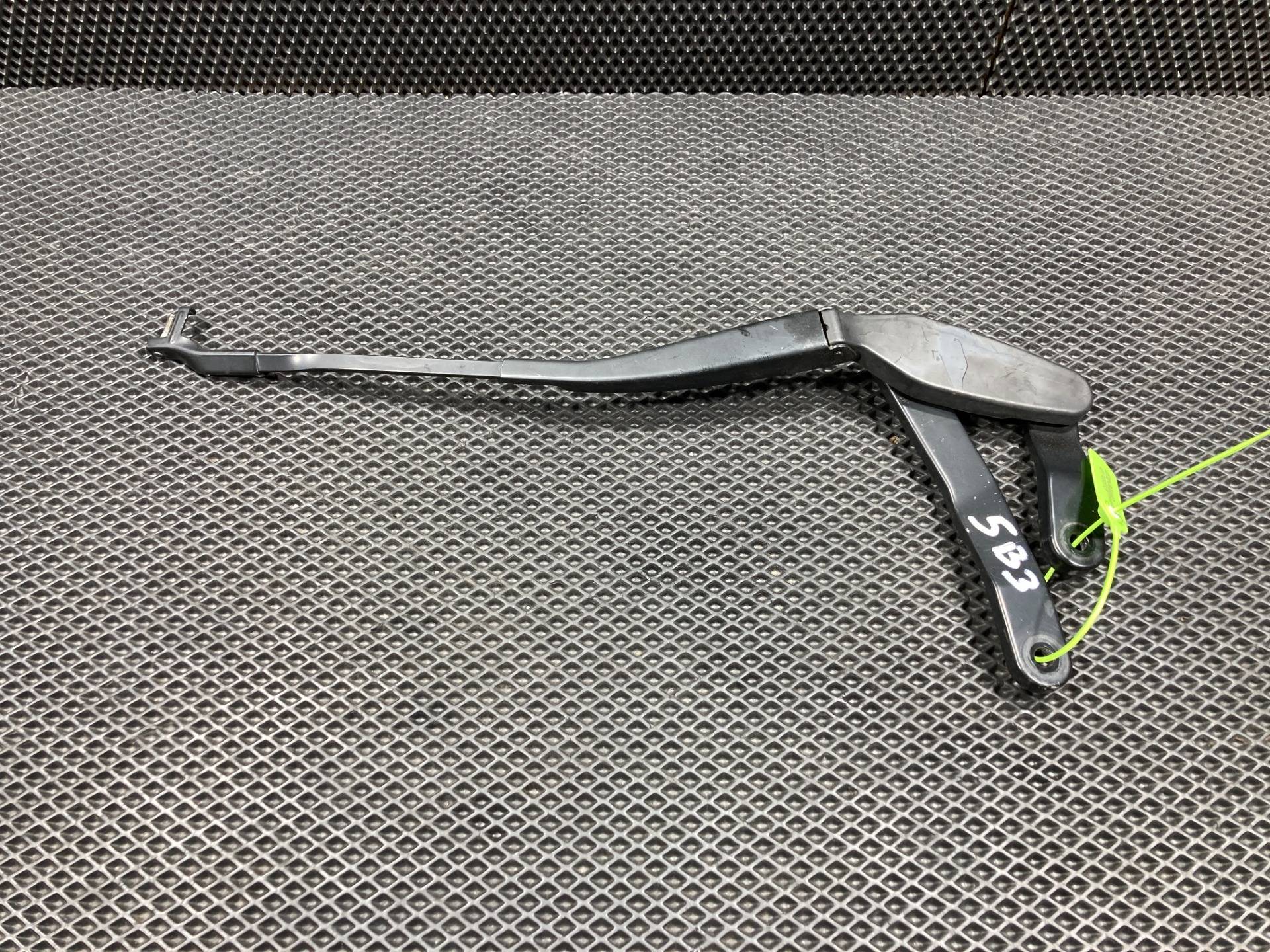 Щеткодержатель (поводок стеклоочистителя, дворник) Mercedes-Benz CLS W218 2012 OEM A2188200444